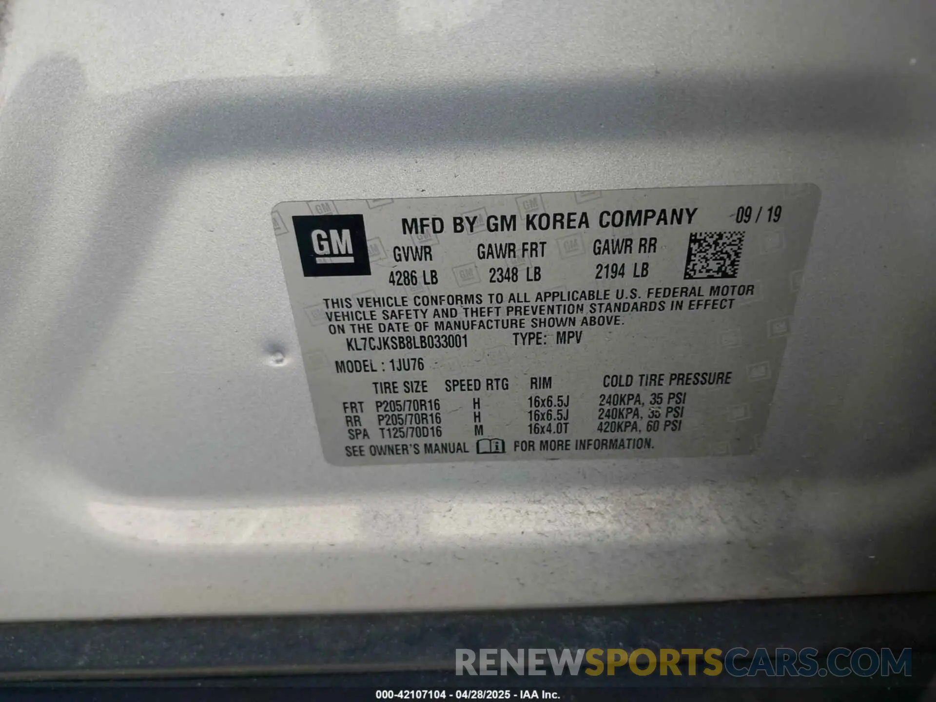9 Photograph of a damaged car KL7CJKSB8LB033001 CHEVROLET TRAX 2020