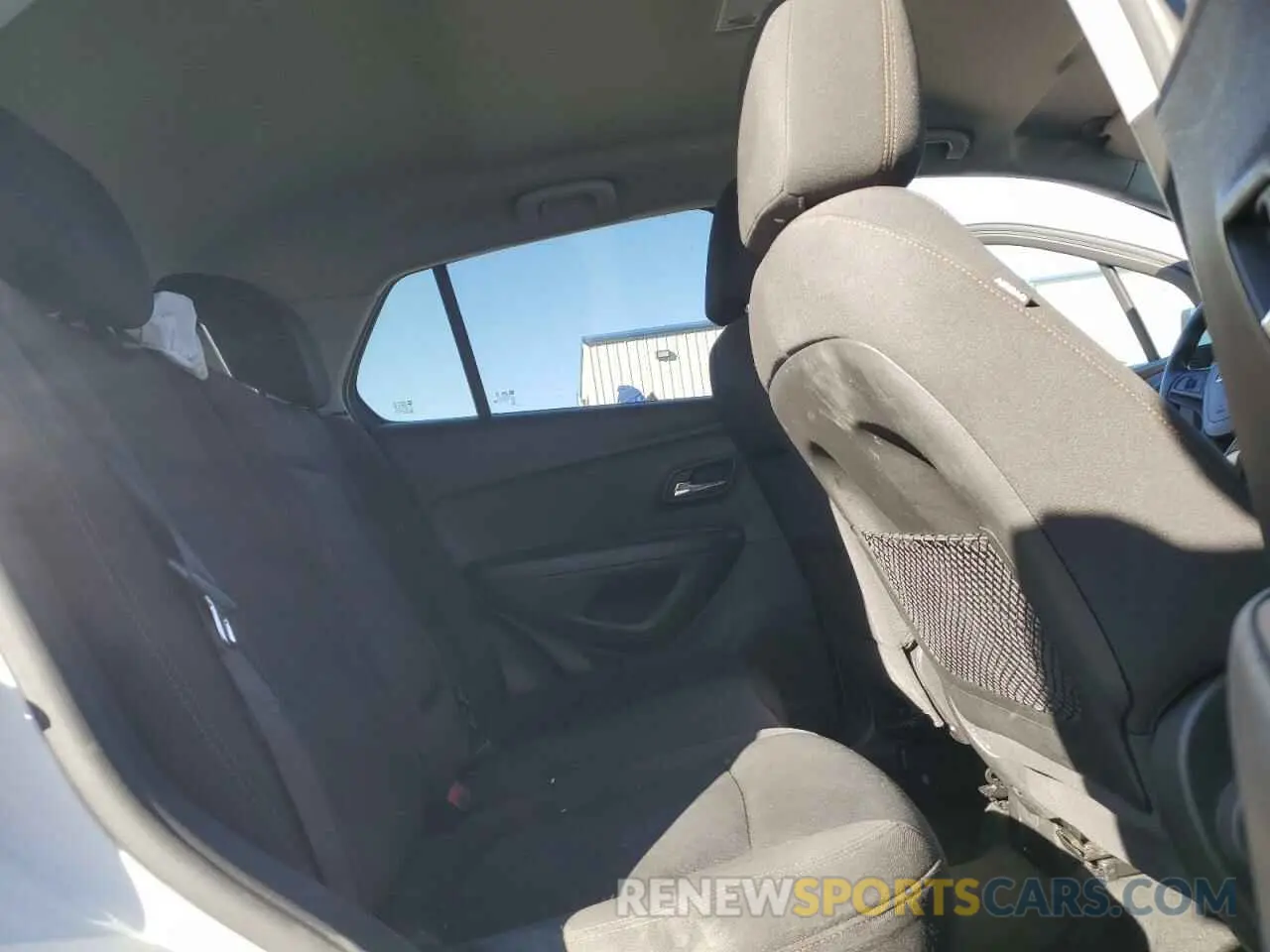 10 Photograph of a damaged car KL7CJKSB8LB045469 CHEVROLET TRAX 2020