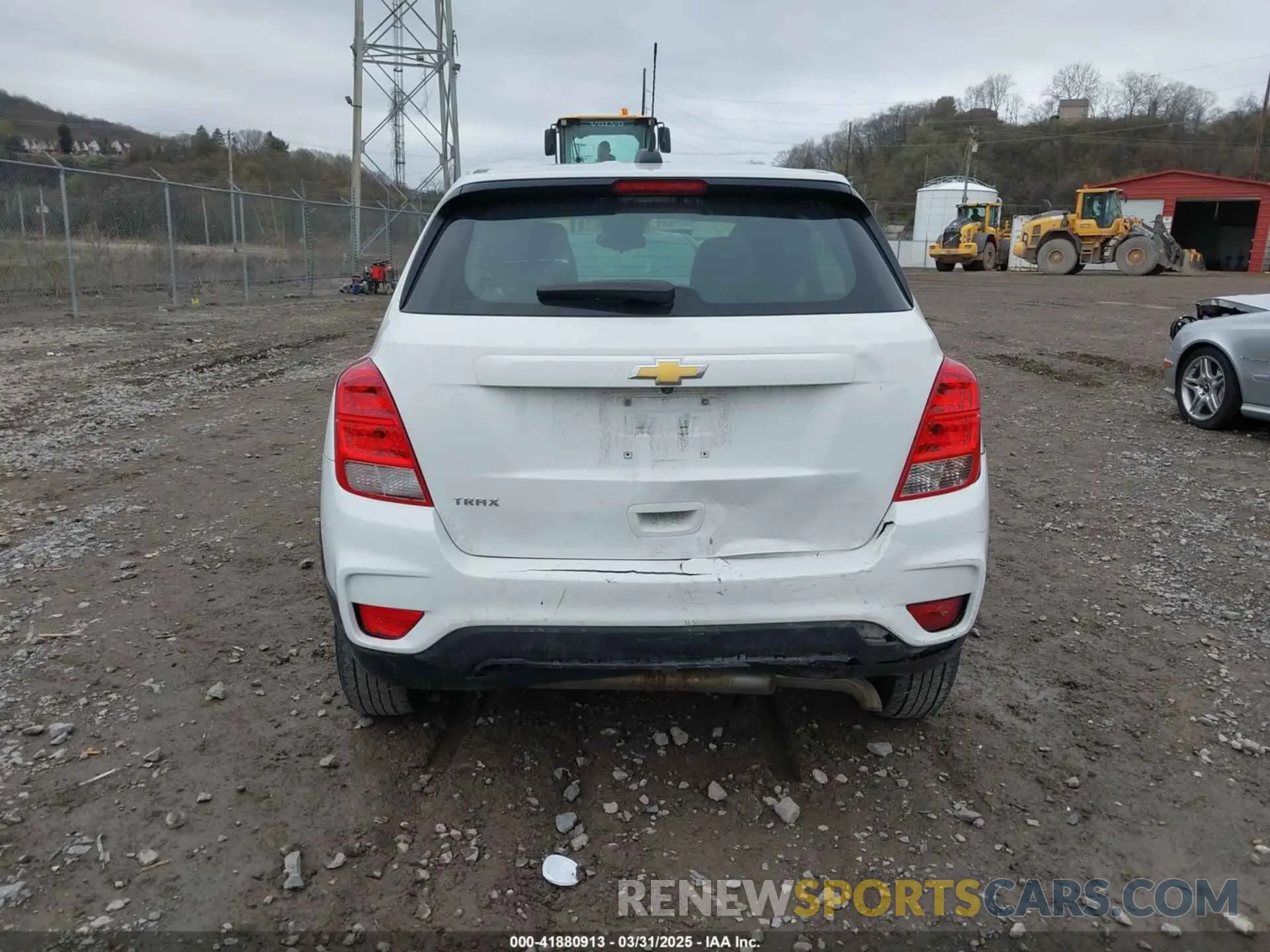 17 Photograph of a damaged car KL7CJKSB8LB066418 CHEVROLET TRAX 2020