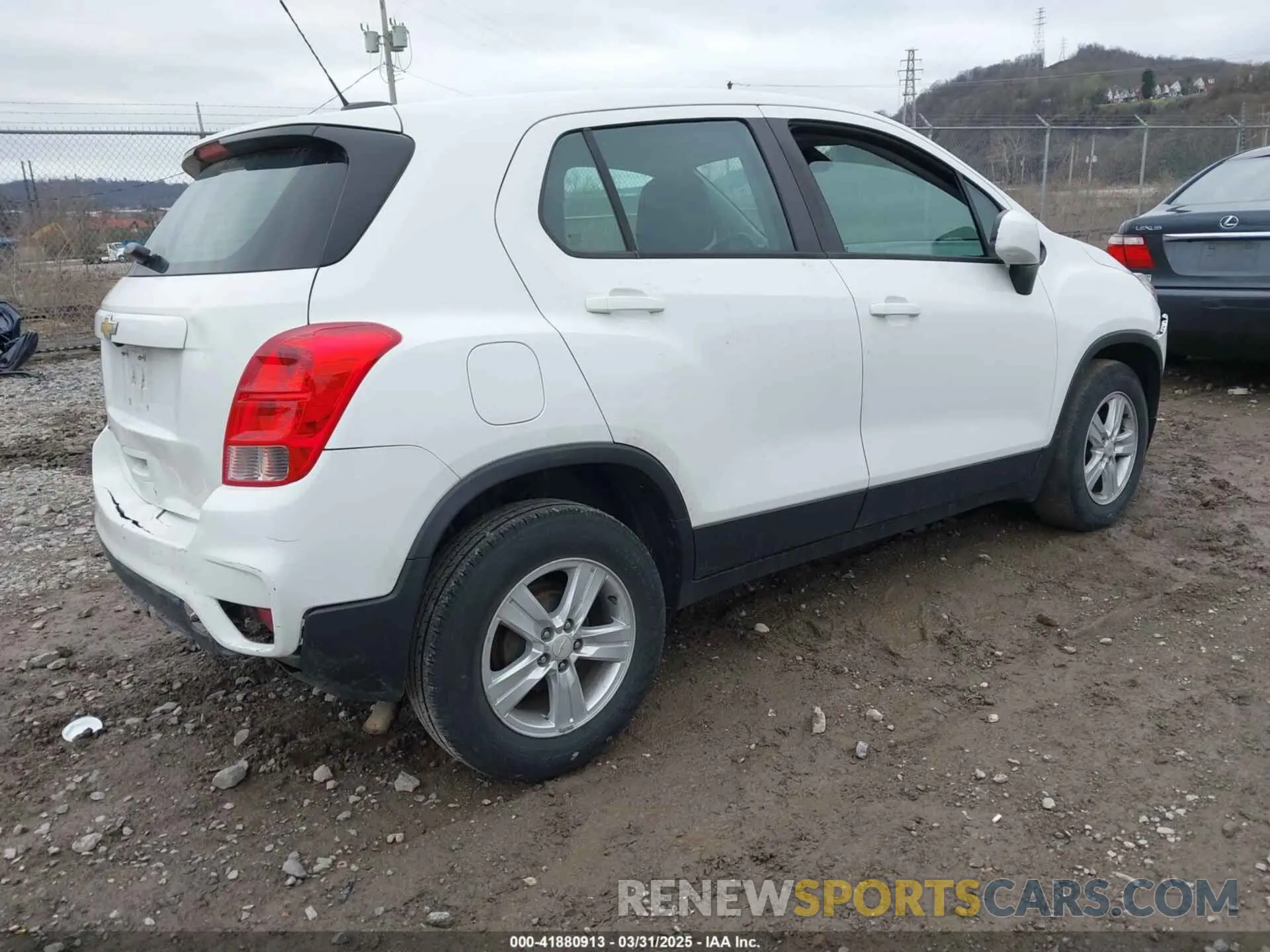 4 Photograph of a damaged car KL7CJKSB8LB066418 CHEVROLET TRAX 2020