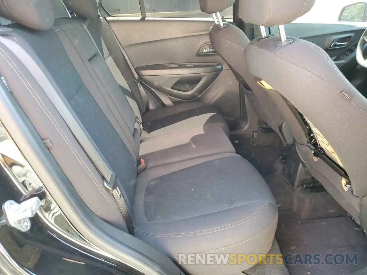 11 Photograph of a damaged car KL7CJKSB8LB068749 CHEVROLET TRAX 2020