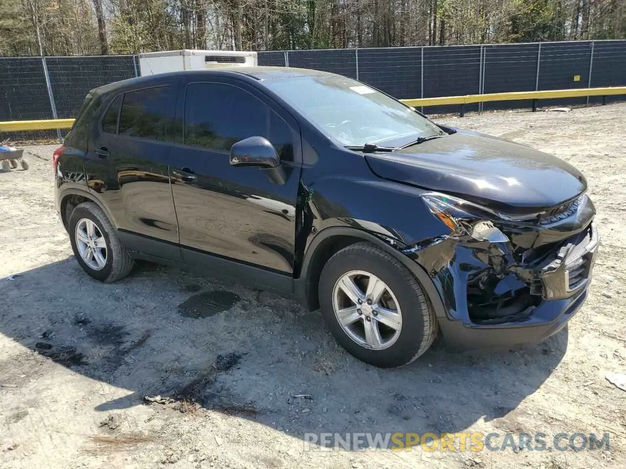 4 Photograph of a damaged car KL7CJKSB8LB068749 CHEVROLET TRAX 2020