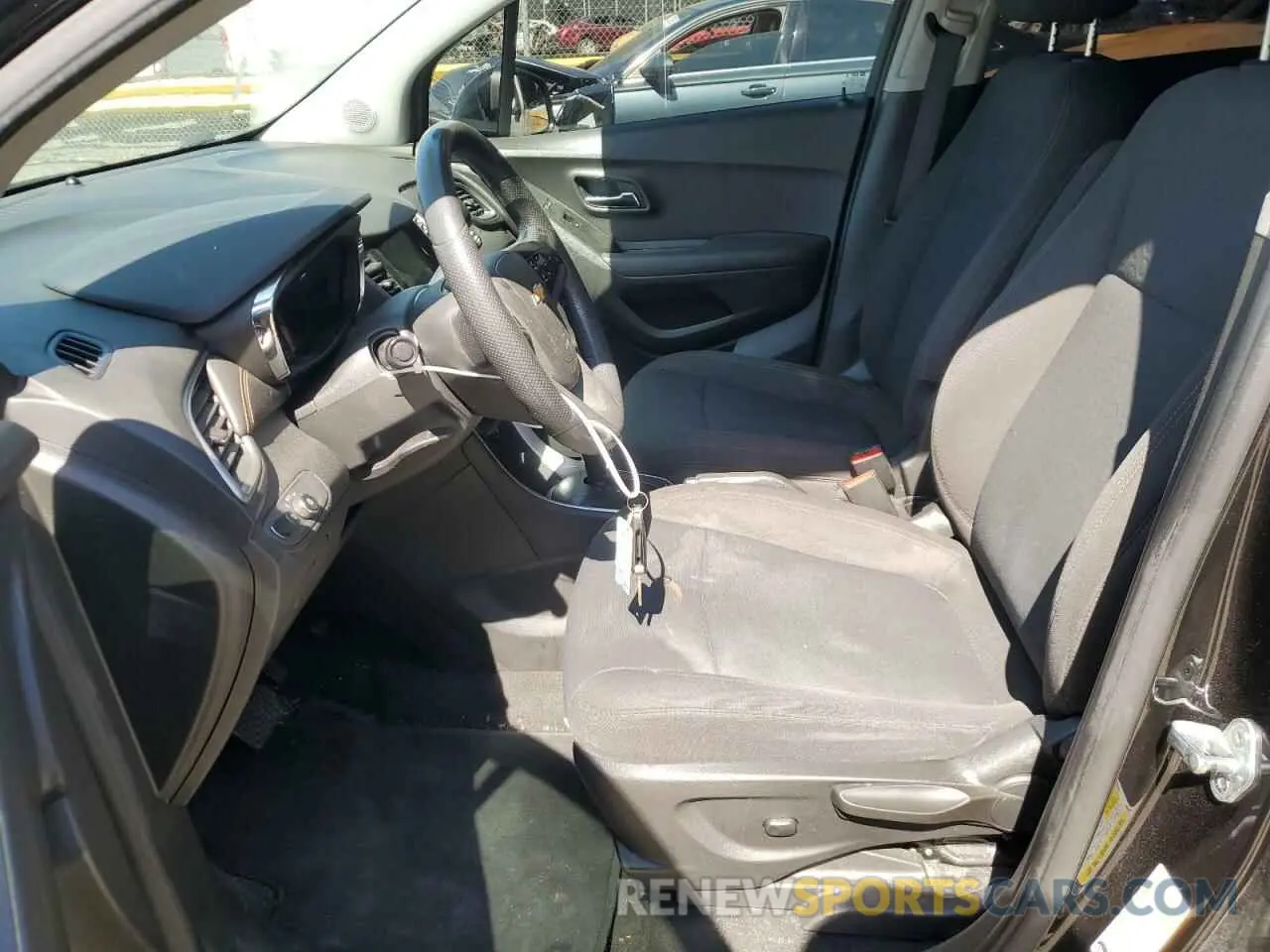 7 Photograph of a damaged car KL7CJKSB8LB068749 CHEVROLET TRAX 2020