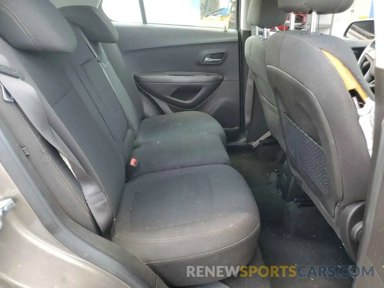 10 Photograph of a damaged car KL7CJKSB8LB349482 CHEVROLET TRAX 2020