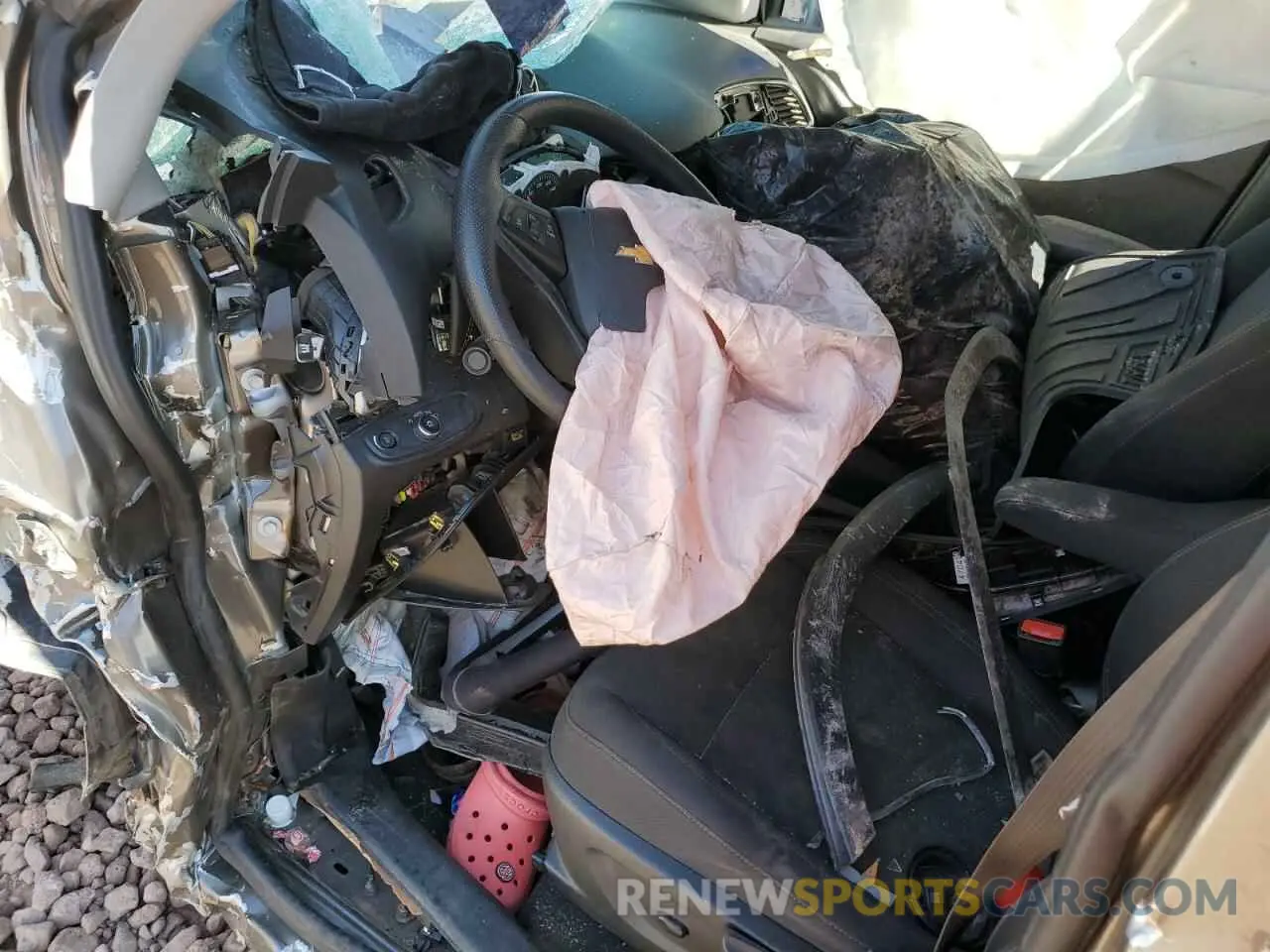 8 Photograph of a damaged car KL7CJKSB8LB352446 CHEVROLET TRAX 2020