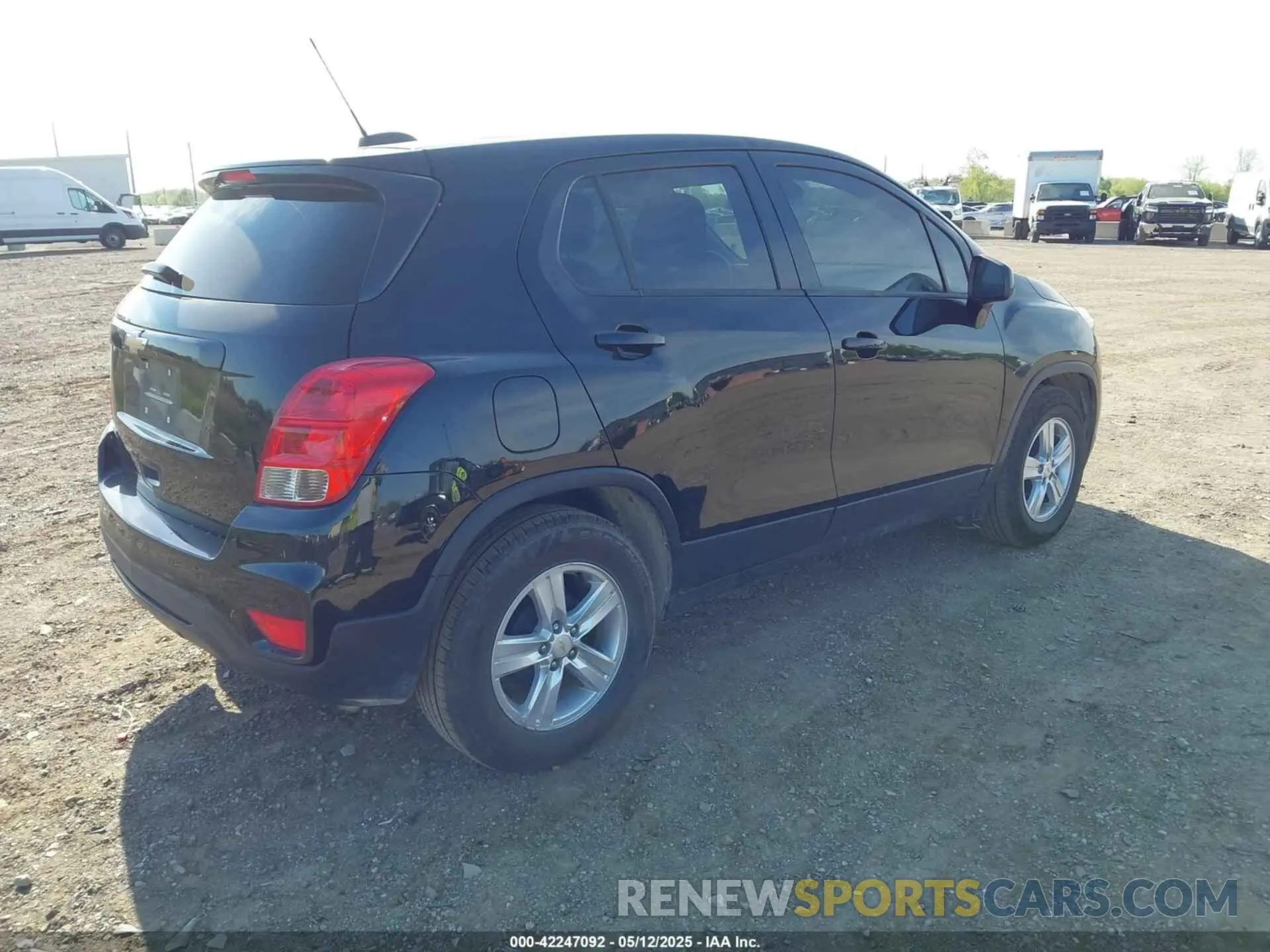 4 Photograph of a damaged car KL7CJKSB9LB065049 CHEVROLET TRAX 2020