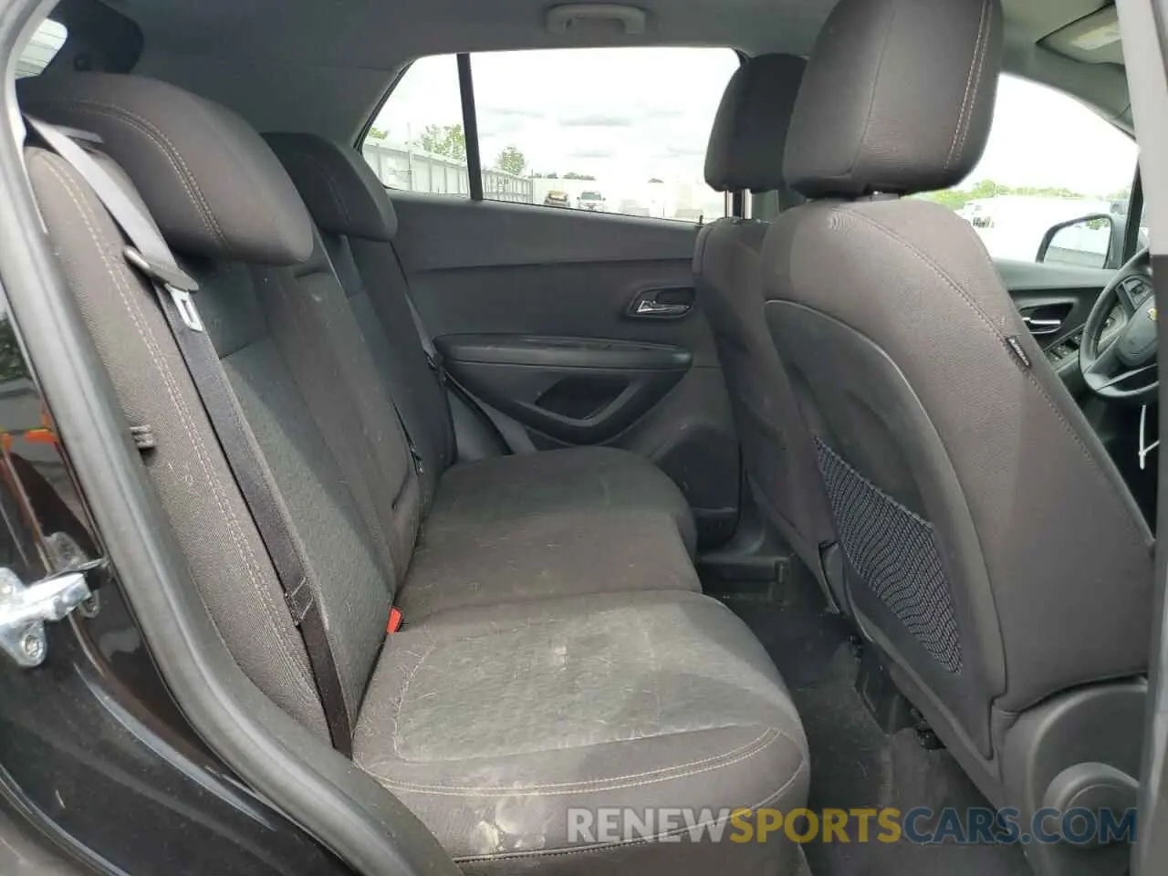 11 Photograph of a damaged car KL7CJKSB9LB090985 CHEVROLET TRAX 2020