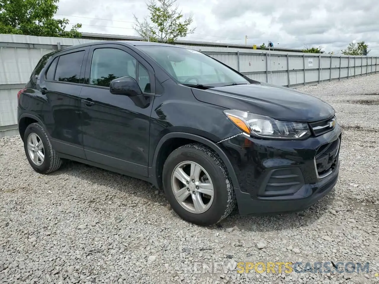 4 Photograph of a damaged car KL7CJKSB9LB090985 CHEVROLET TRAX 2020