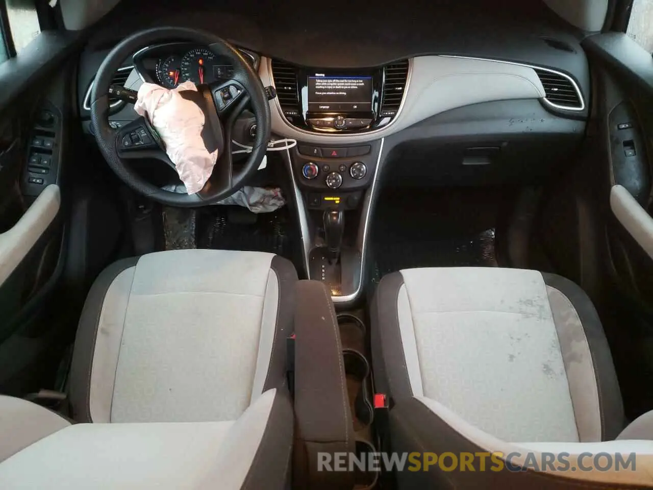 8 Photograph of a damaged car KL7CJKSB9LB354271 CHEVROLET TRAX 2020