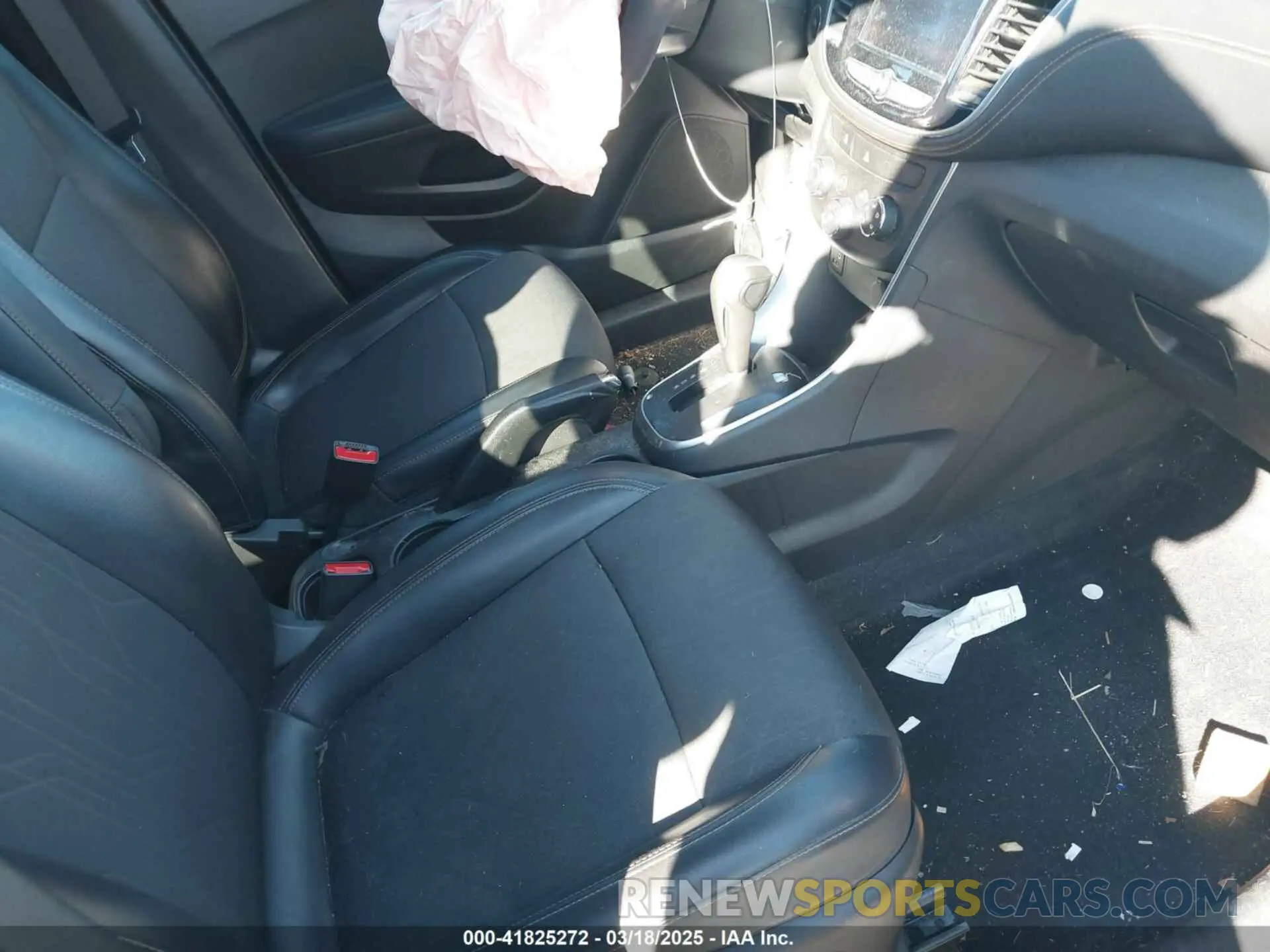 5 Photograph of a damaged car KL7CJLSB0LB029045 CHEVROLET TRAX 2020