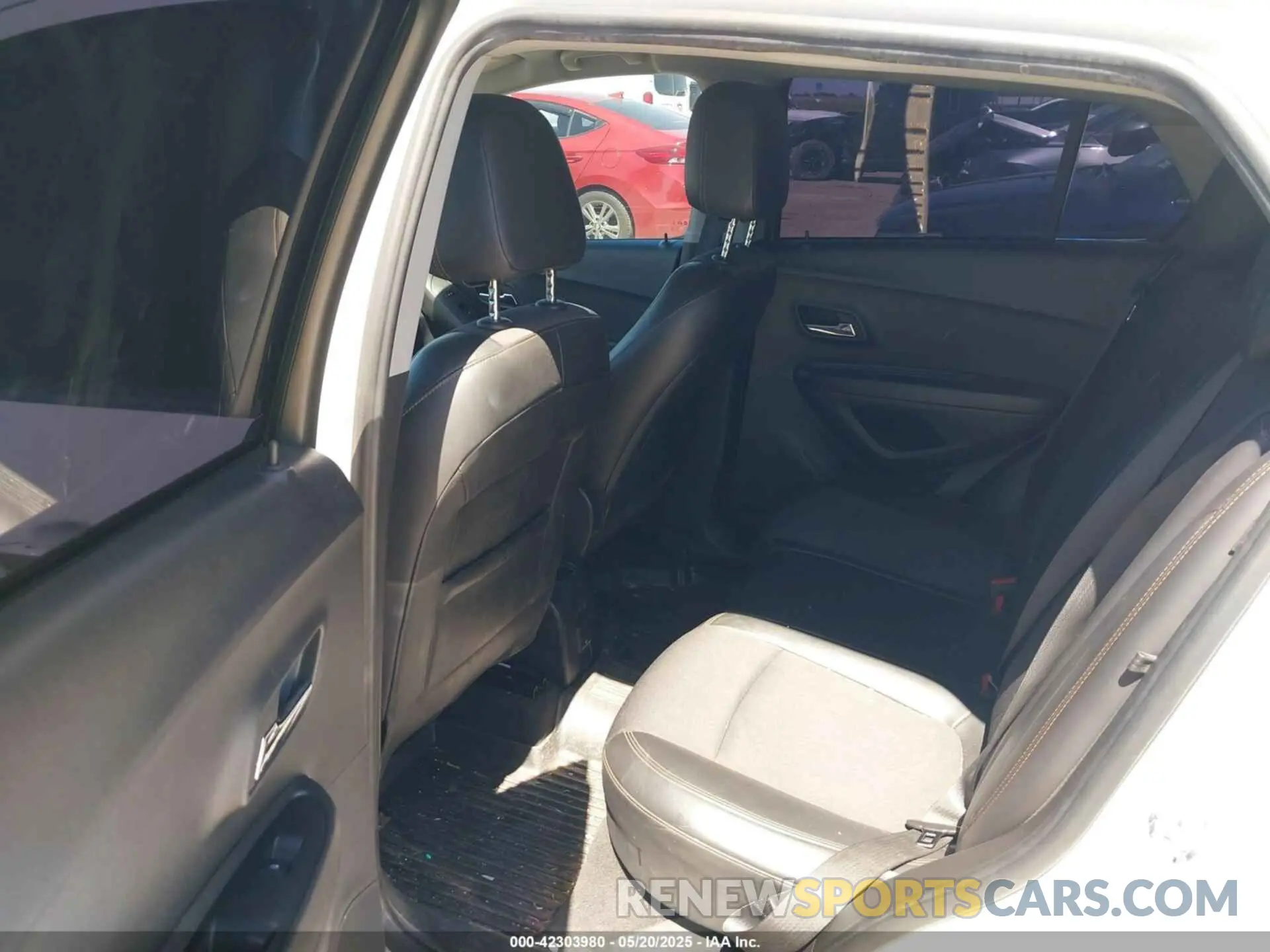8 Photograph of a damaged car KL7CJLSB0LB070677 CHEVROLET TRAX 2020
