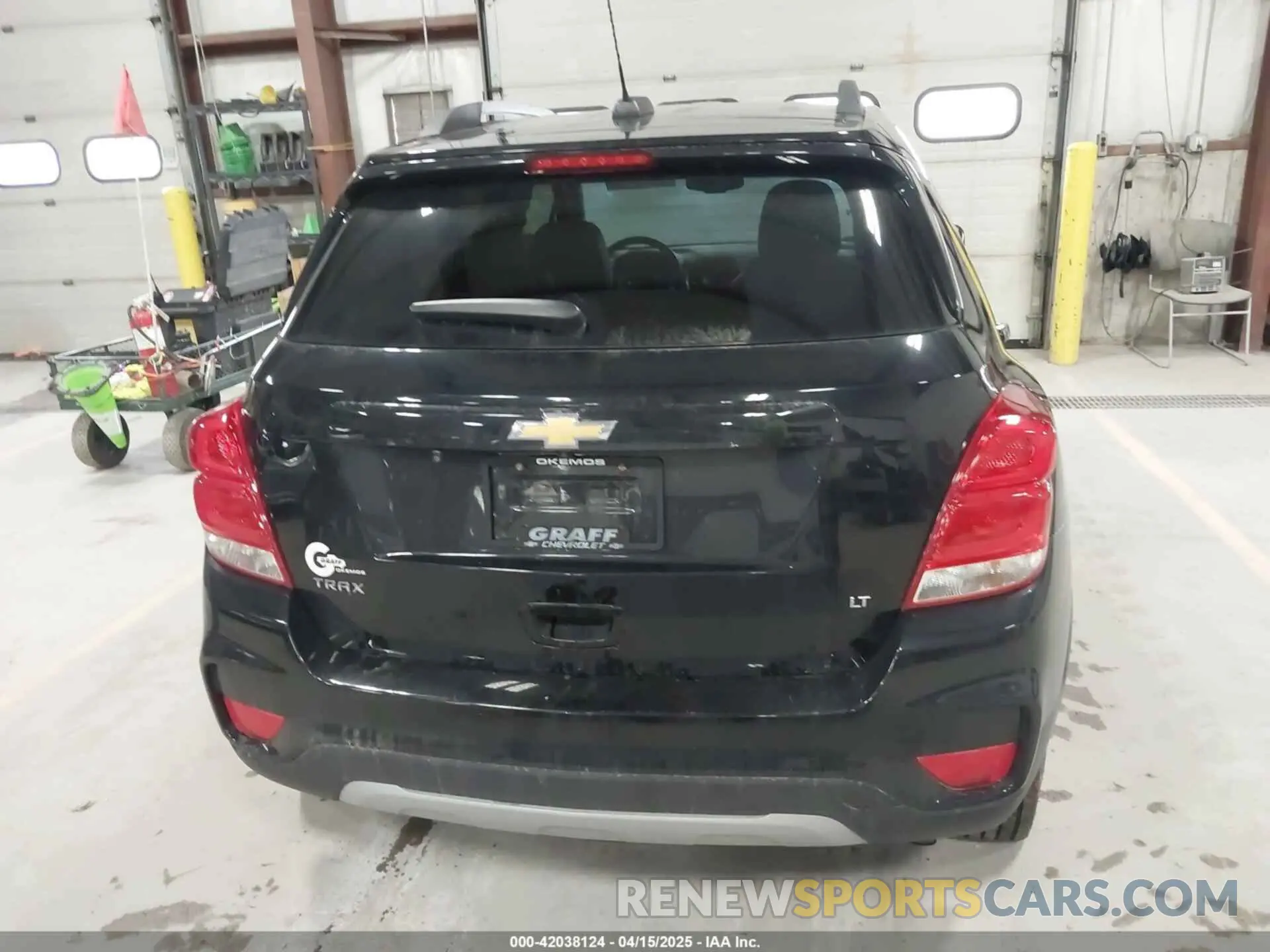17 Photograph of a damaged car KL7CJLSB0LB092579 CHEVROLET TRAX 2020