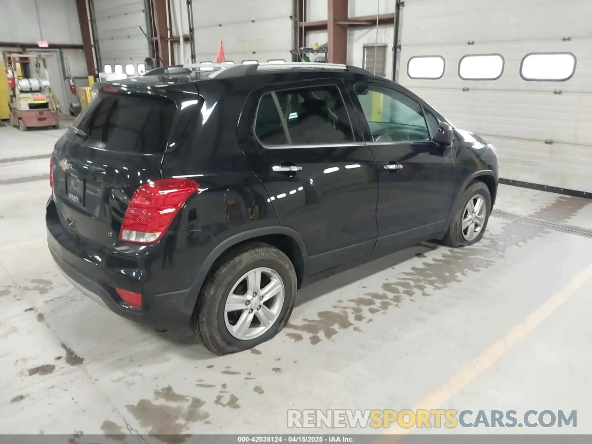 4 Photograph of a damaged car KL7CJLSB0LB092579 CHEVROLET TRAX 2020