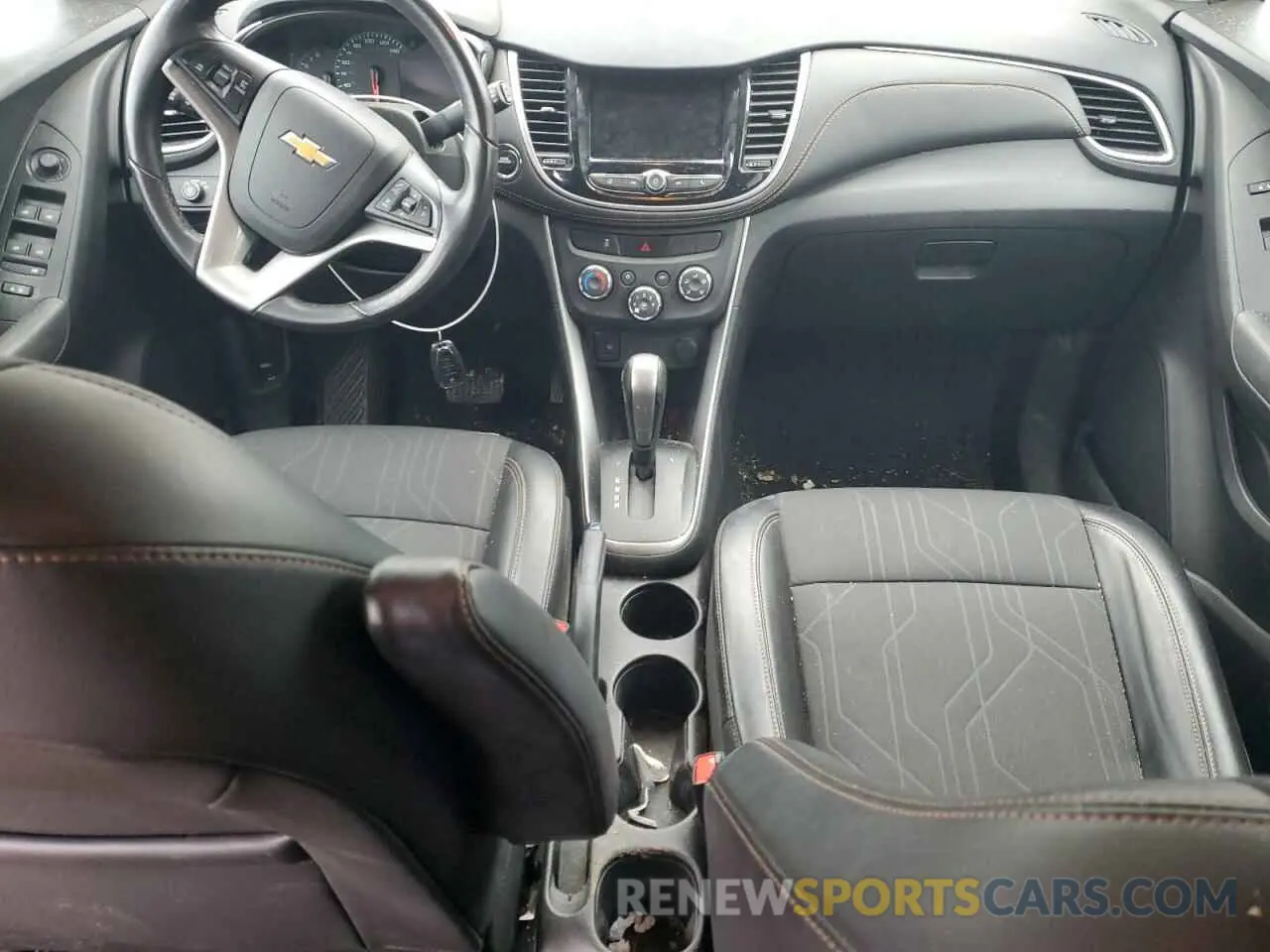 8 Photograph of a damaged car KL7CJLSB1LB006809 CHEVROLET TRAX 2020