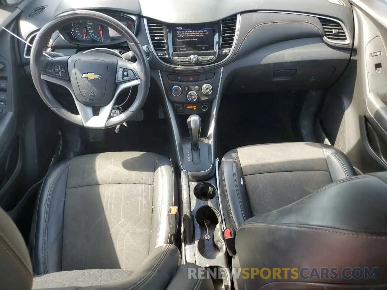 8 Photograph of a damaged car KL7CJLSB1LB009094 CHEVROLET TRAX 2020