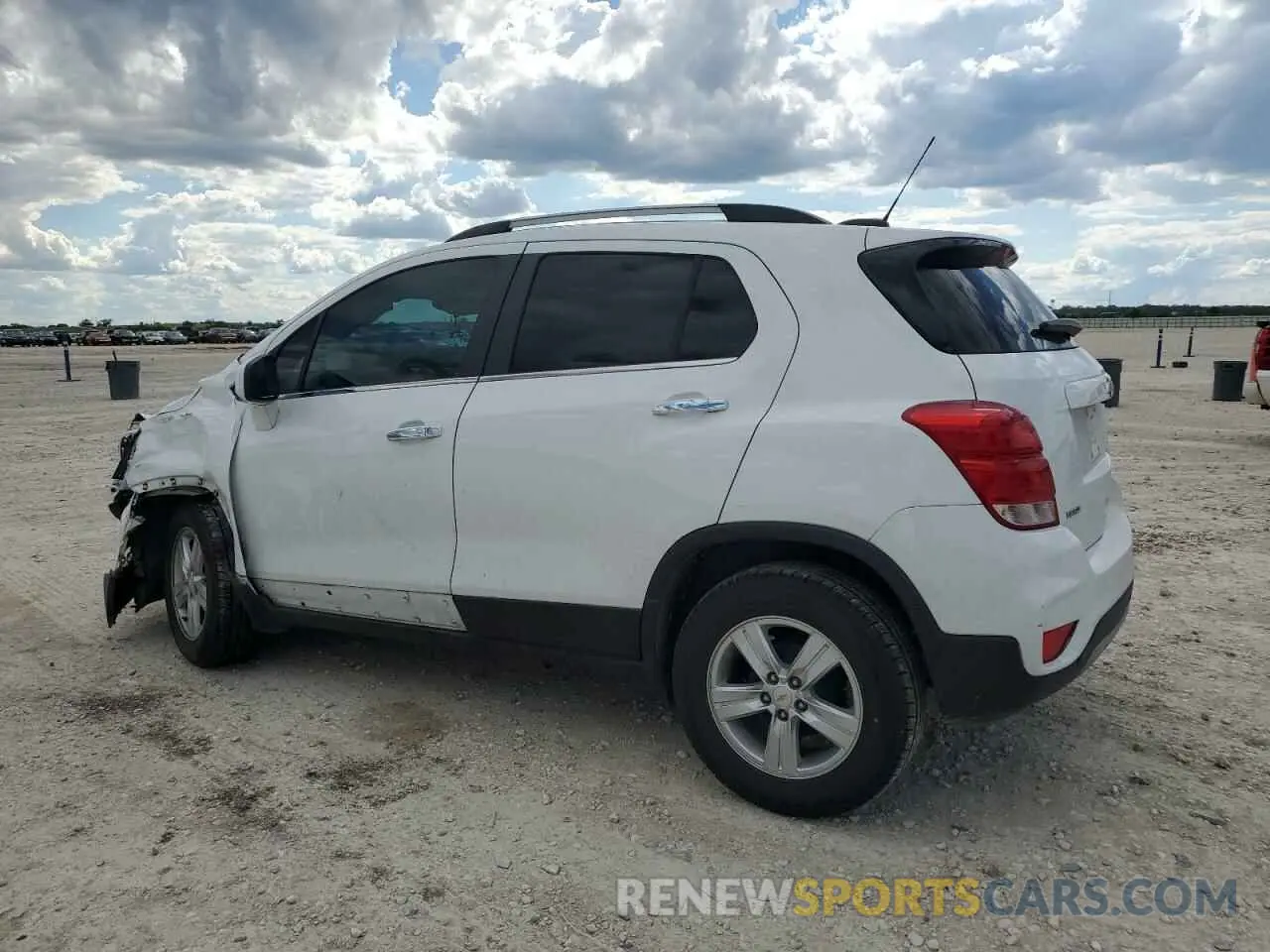 2 Photograph of a damaged car KL7CJLSB1LB043942 CHEVROLET TRAX 2020
