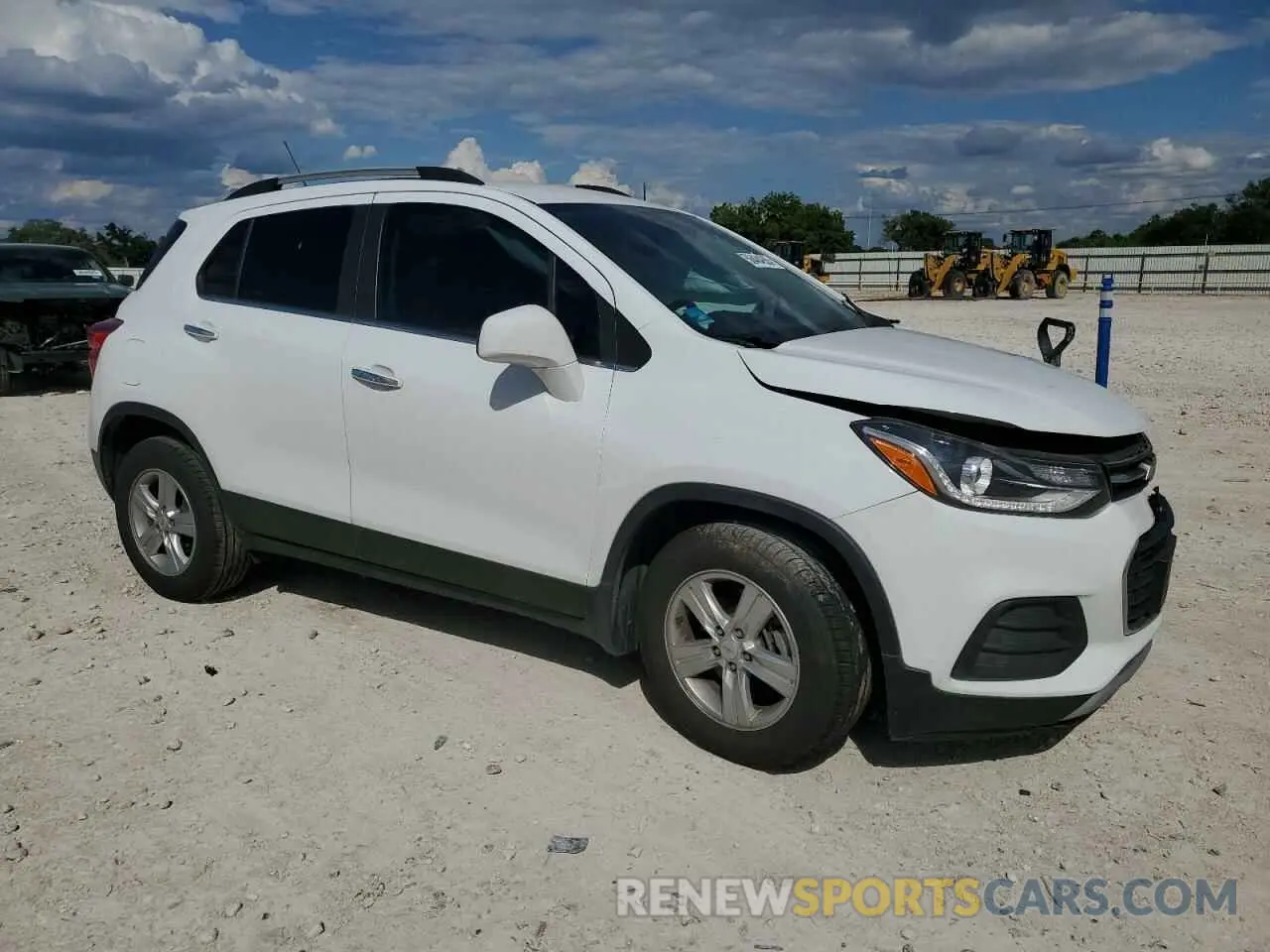4 Photograph of a damaged car KL7CJLSB1LB043942 CHEVROLET TRAX 2020