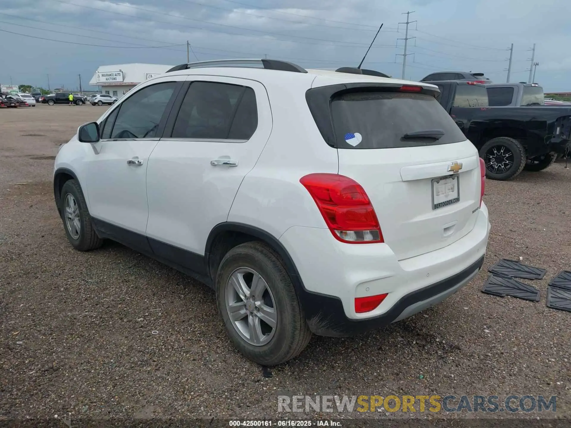 3 Photograph of a damaged car KL7CJLSB1LB058487 CHEVROLET TRAX 2020