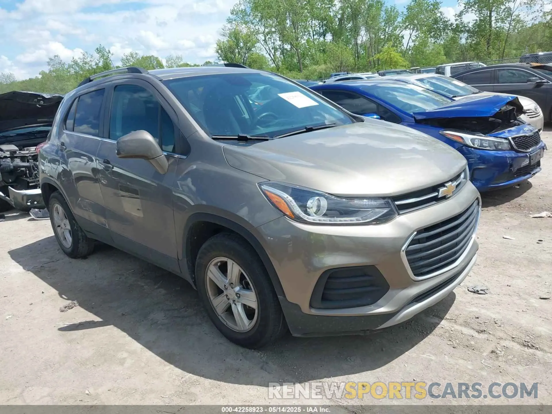 1 Photograph of a damaged car KL7CJLSB1LB336157 CHEVROLET TRAX 2020