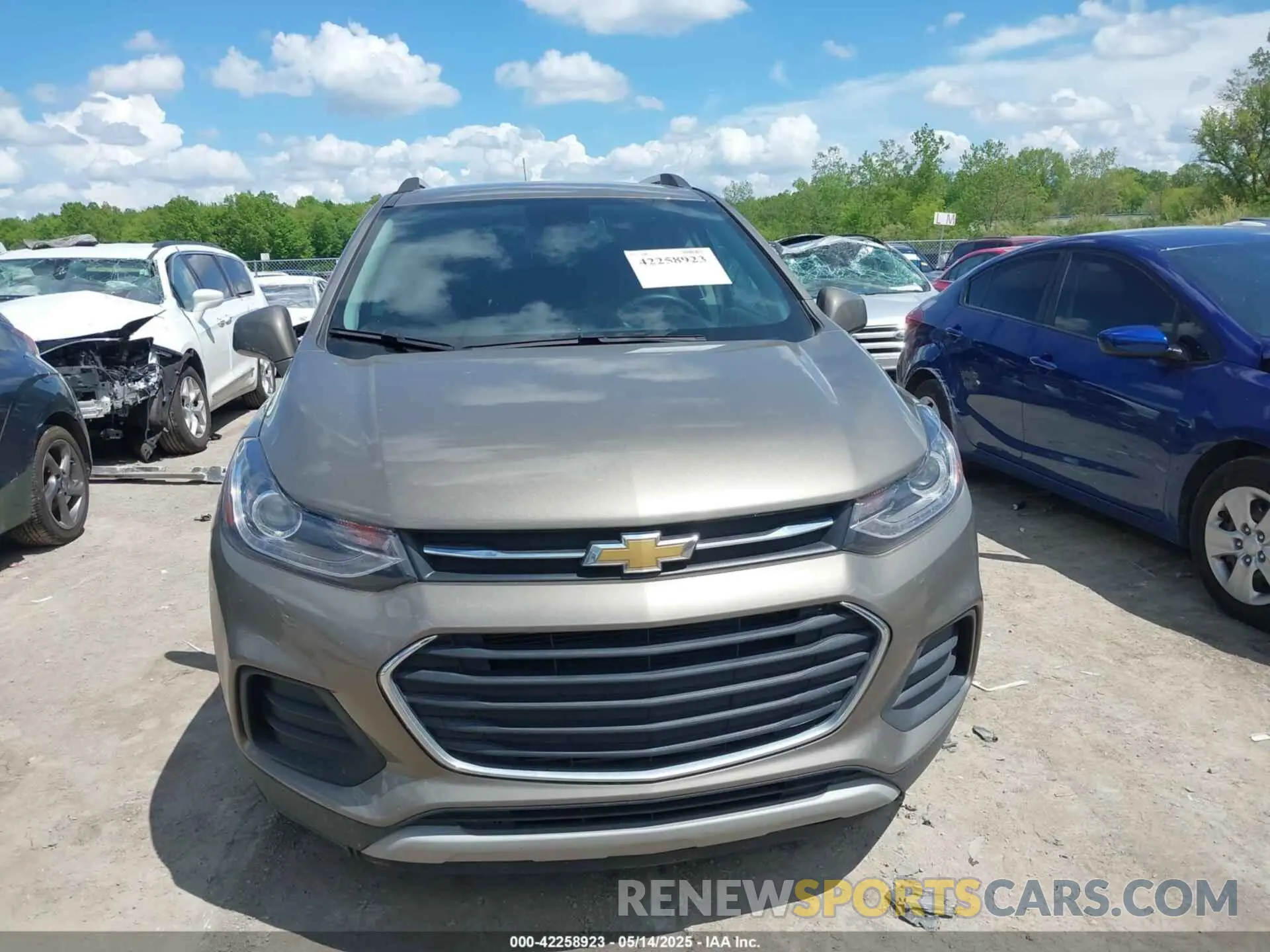 12 Photograph of a damaged car KL7CJLSB1LB336157 CHEVROLET TRAX 2020