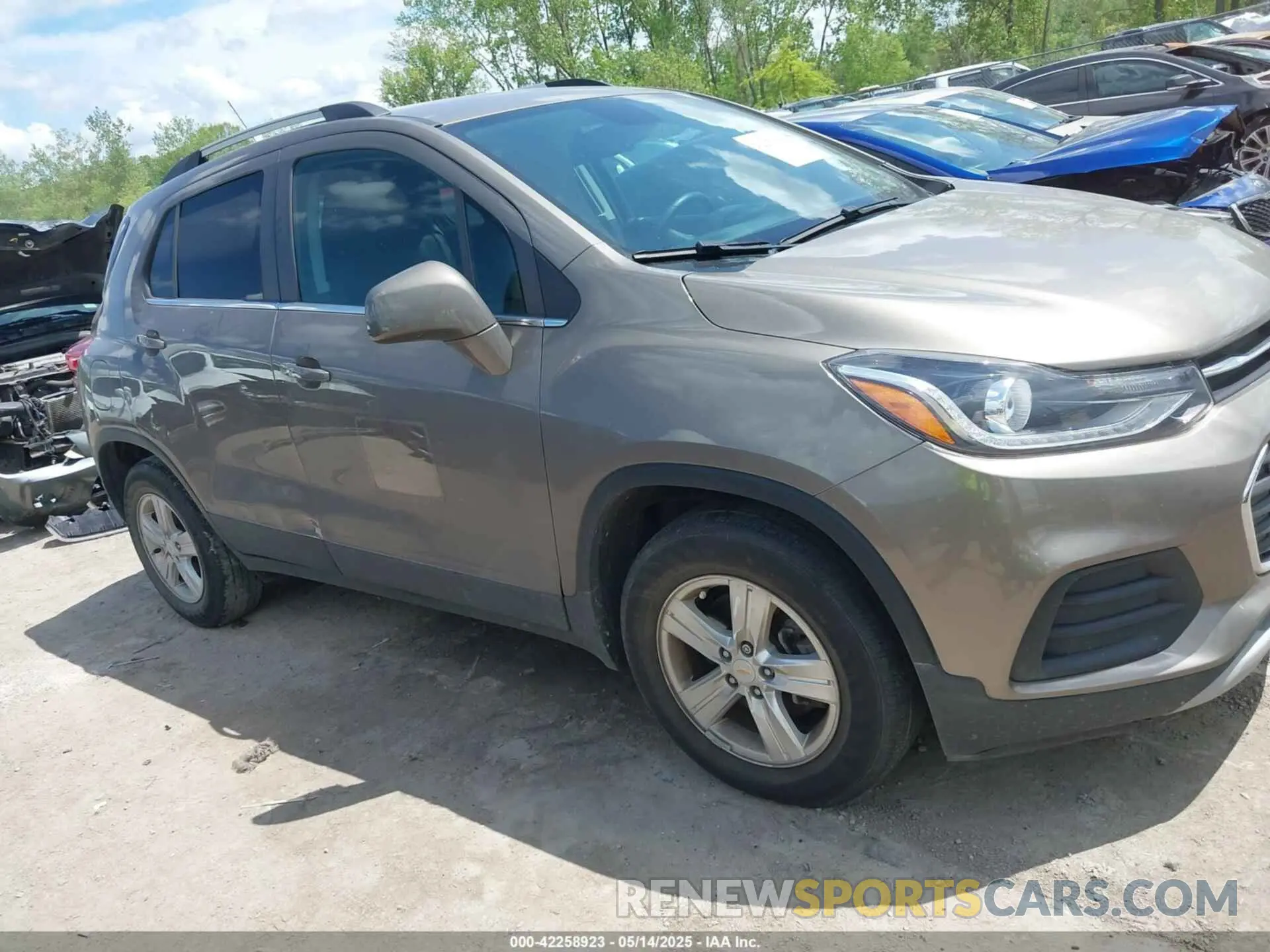 13 Photograph of a damaged car KL7CJLSB1LB336157 CHEVROLET TRAX 2020