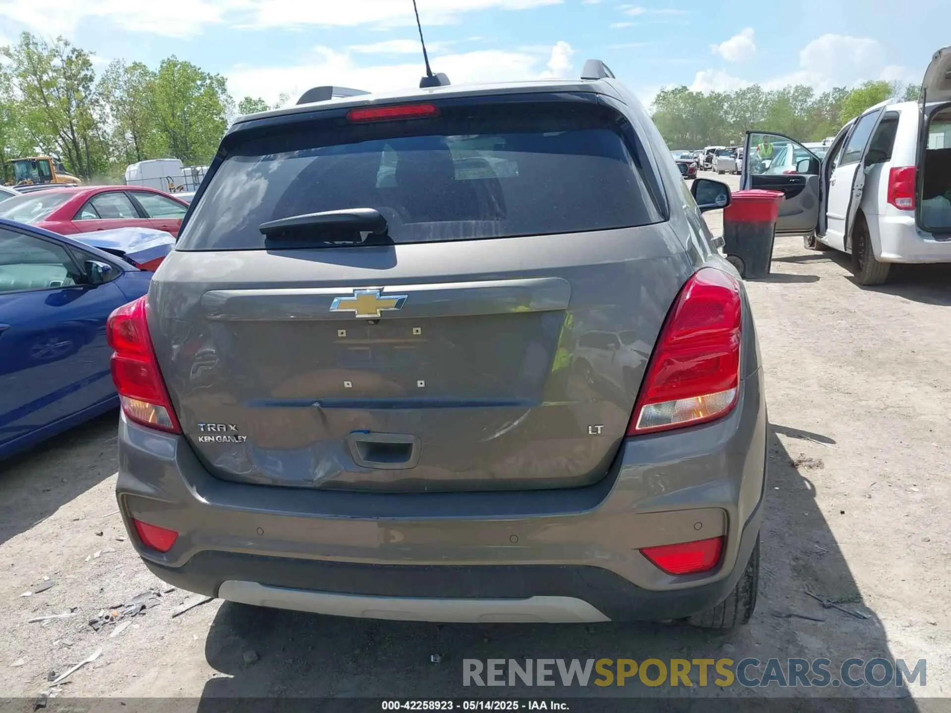 16 Photograph of a damaged car KL7CJLSB1LB336157 CHEVROLET TRAX 2020