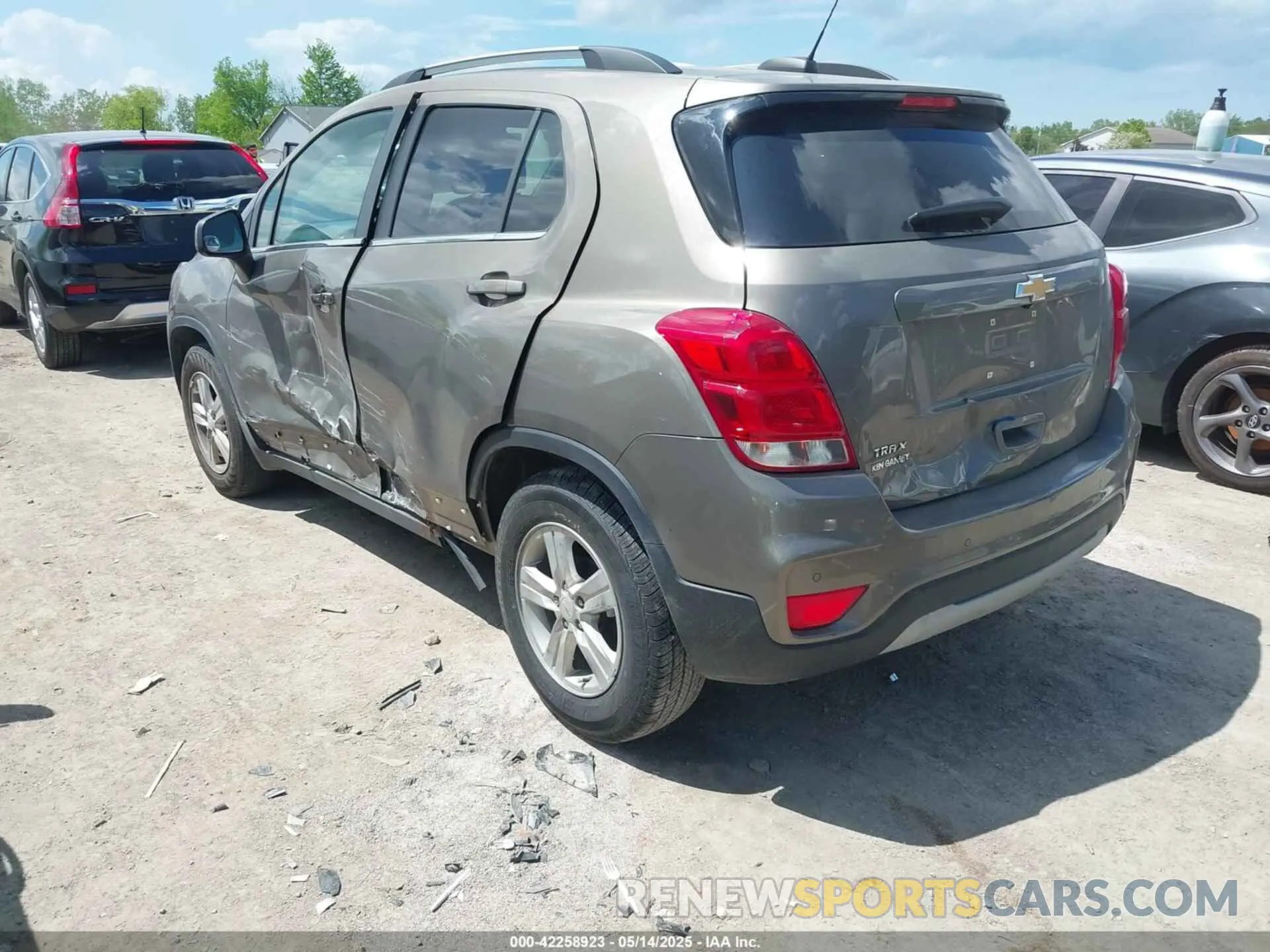 3 Photograph of a damaged car KL7CJLSB1LB336157 CHEVROLET TRAX 2020