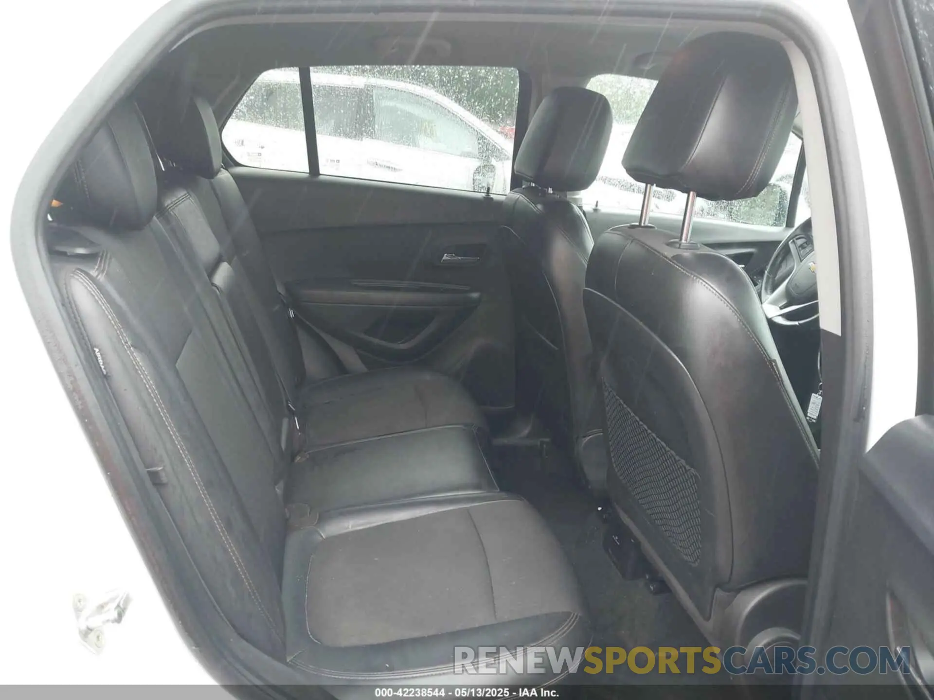 8 Photograph of a damaged car KL7CJLSB2LB006897 CHEVROLET TRAX 2020