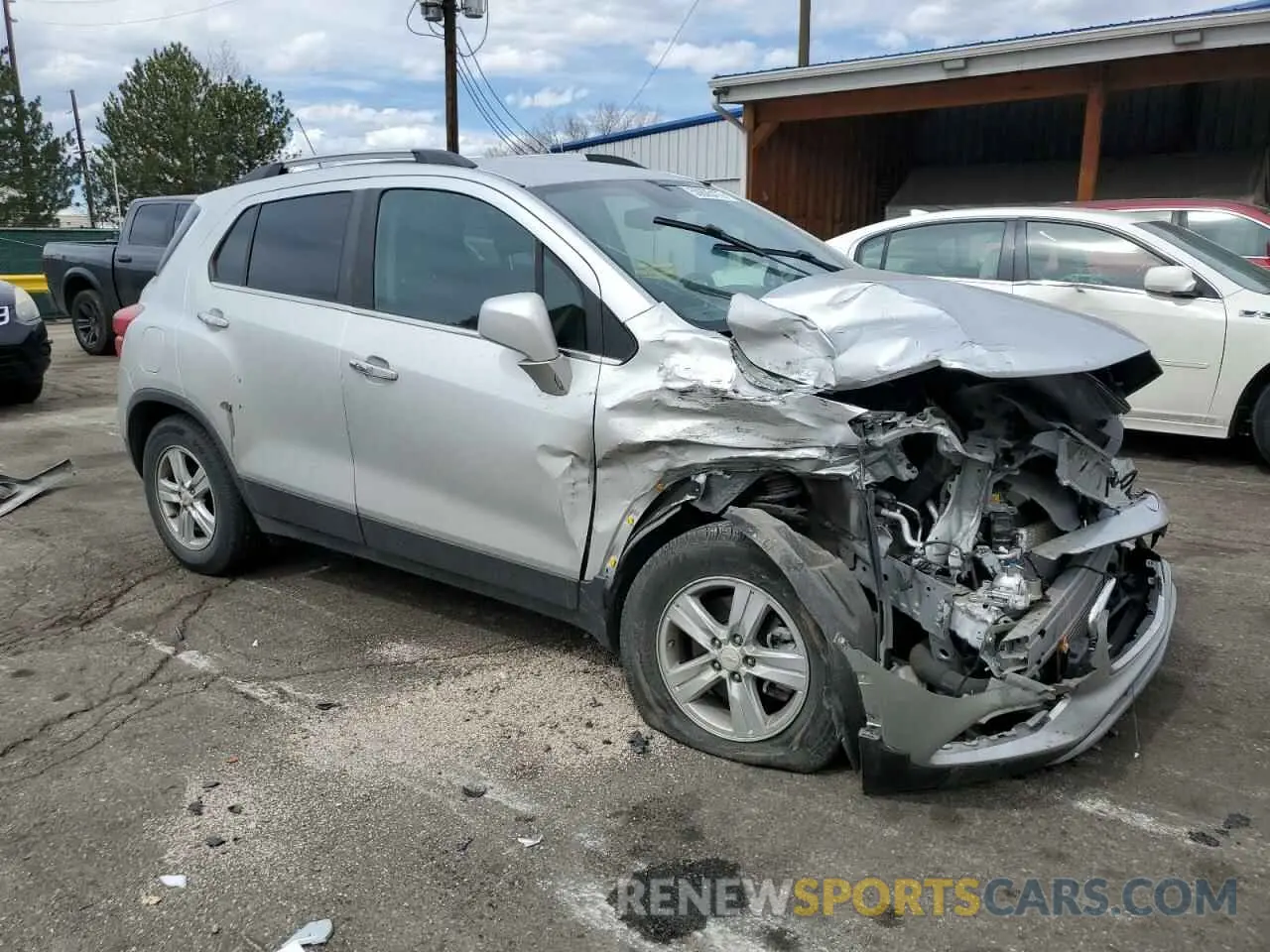 4 Photograph of a damaged car KL7CJLSB2LB009363 CHEVROLET TRAX 2020