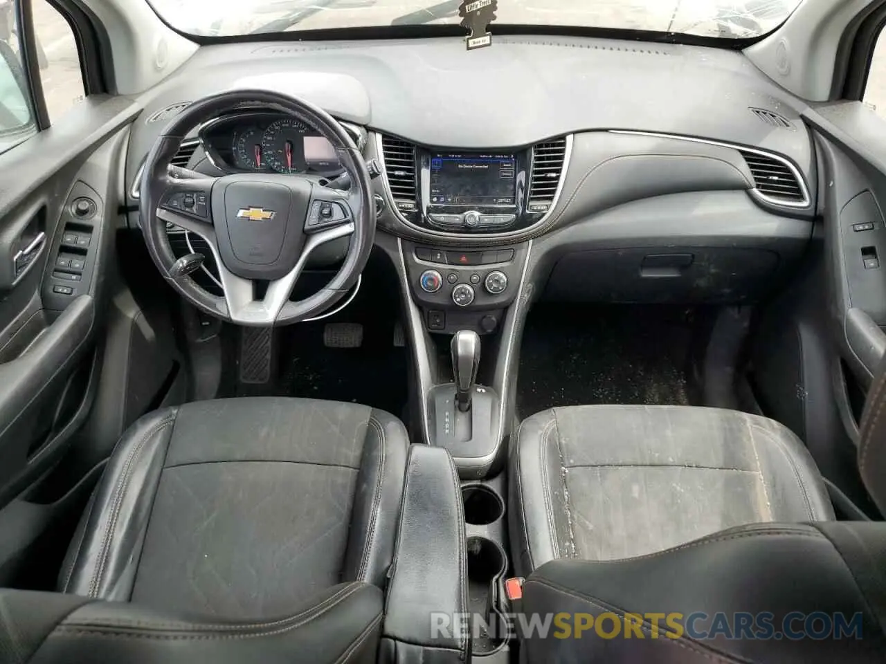 8 Photograph of a damaged car KL7CJLSB2LB009363 CHEVROLET TRAX 2020