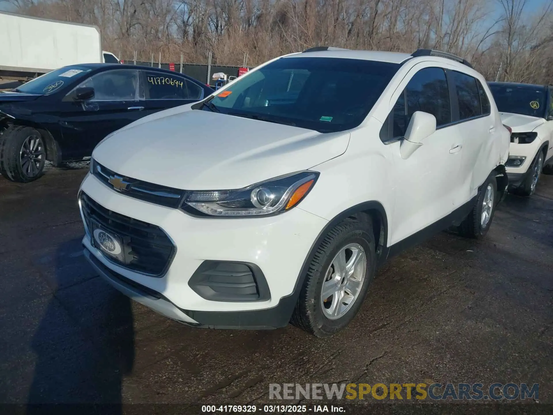 2 Photograph of a damaged car KL7CJLSB2LB322171 CHEVROLET TRAX 2020
