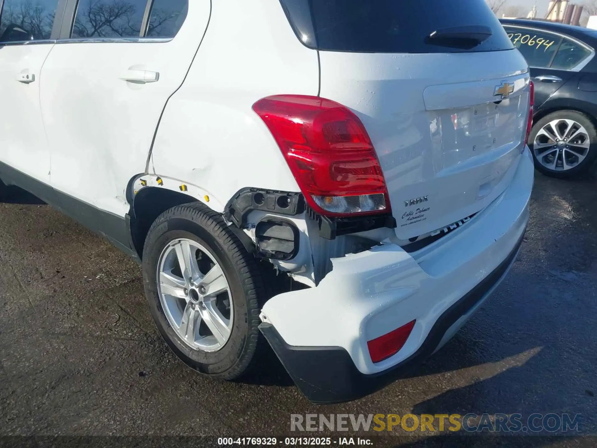 6 Photograph of a damaged car KL7CJLSB2LB322171 CHEVROLET TRAX 2020