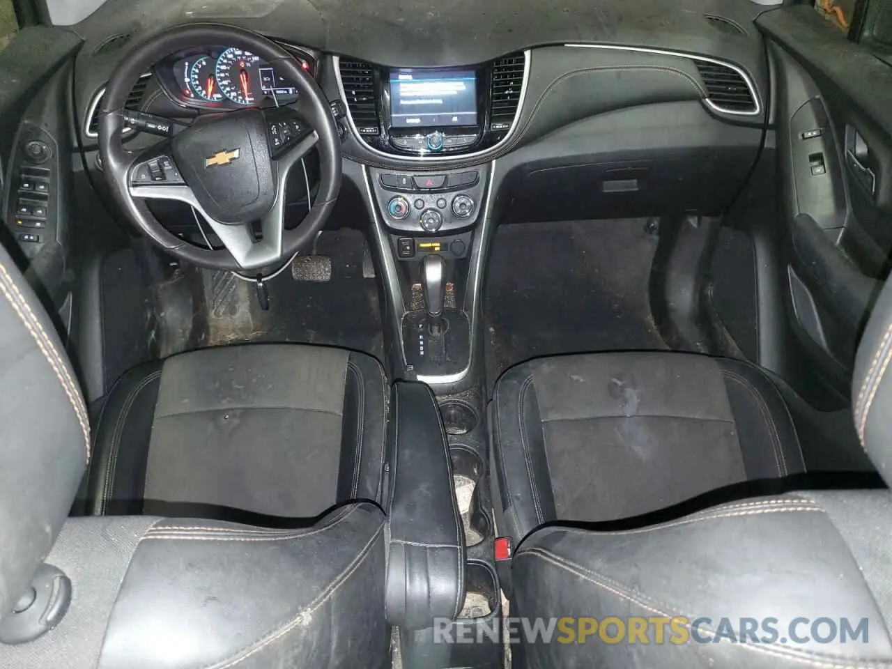 8 Photograph of a damaged car KL7CJLSB2LB348852 CHEVROLET TRAX 2020
