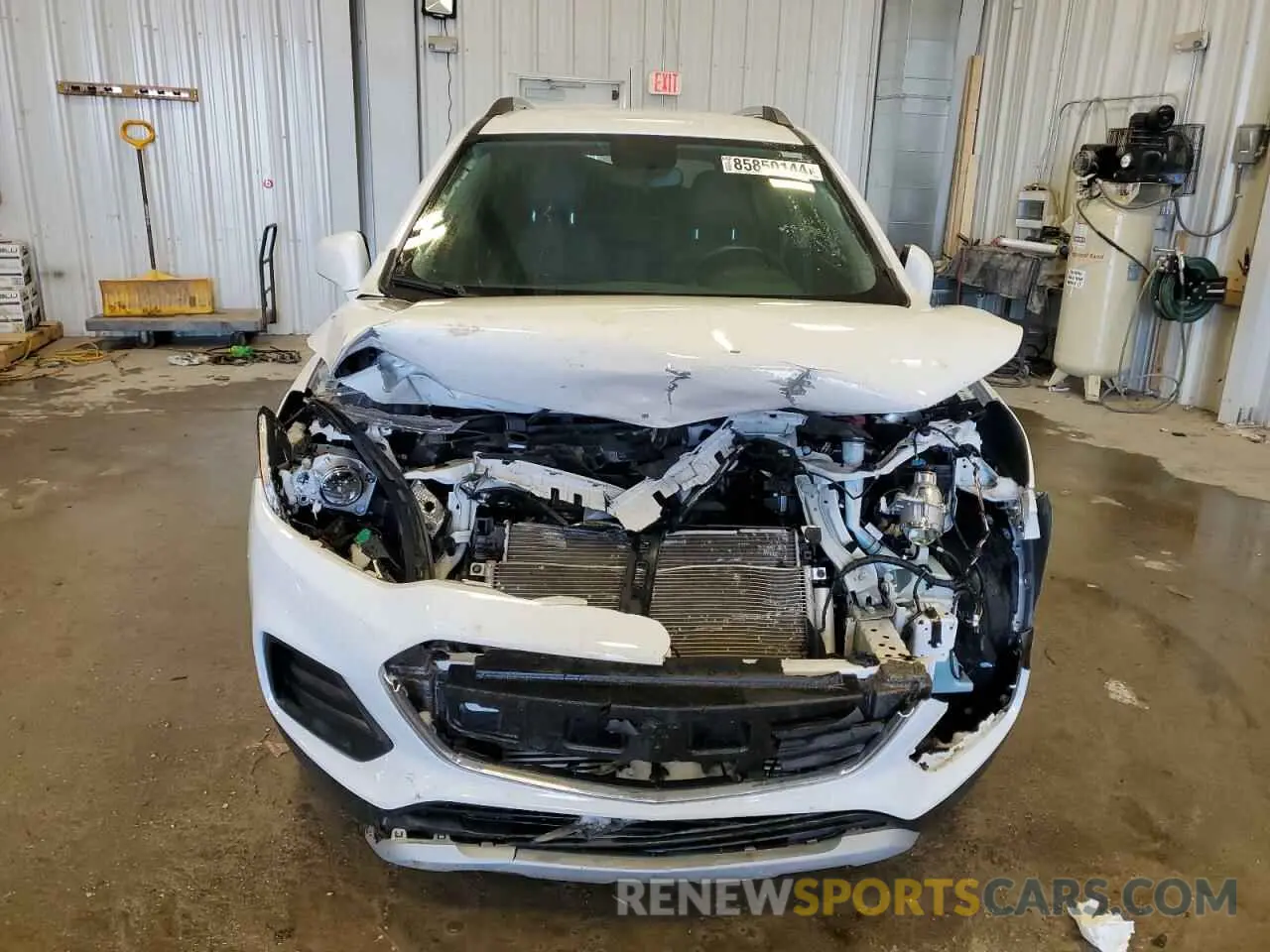 5 Photograph of a damaged car KL7CJLSB3LB015690 CHEVROLET TRAX 2020