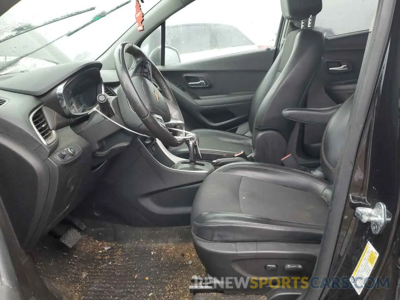 7 Photograph of a damaged car KL7CJLSB3LB333292 CHEVROLET TRAX 2020