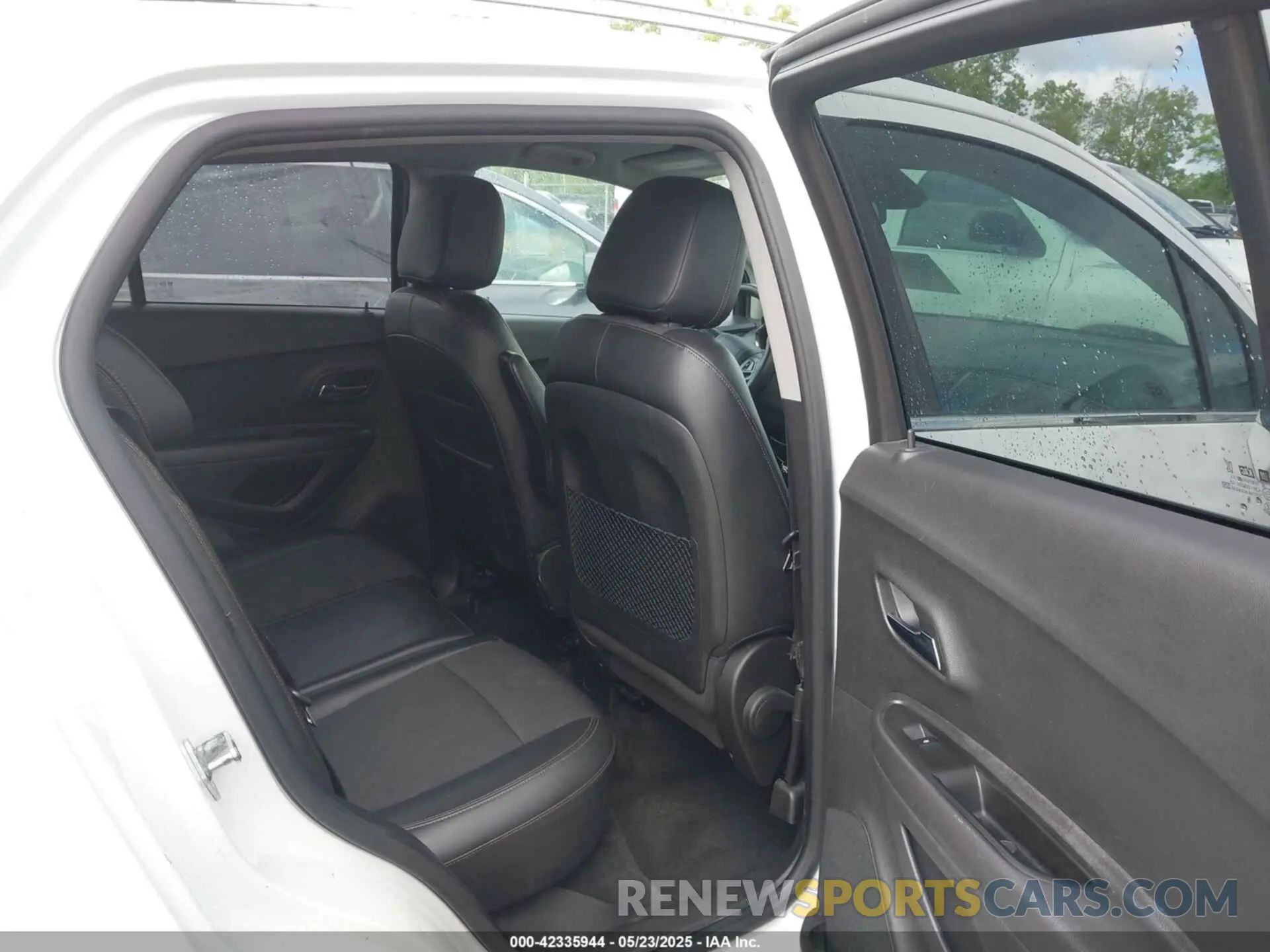 8 Photograph of a damaged car KL7CJLSB4LB069208 CHEVROLET TRAX 2020