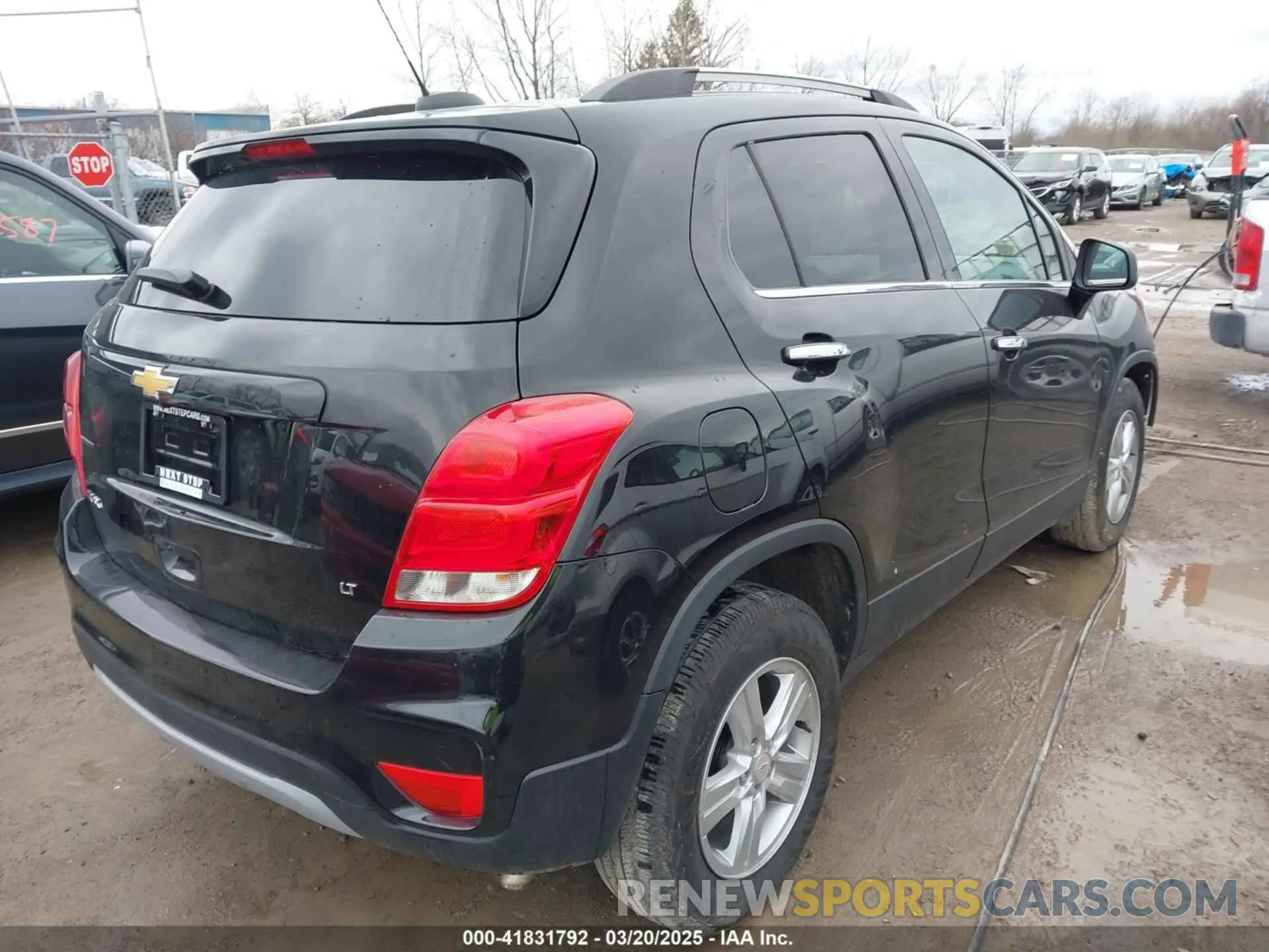 4 Photograph of a damaged car KL7CJLSB4LB092584 CHEVROLET TRAX 2020