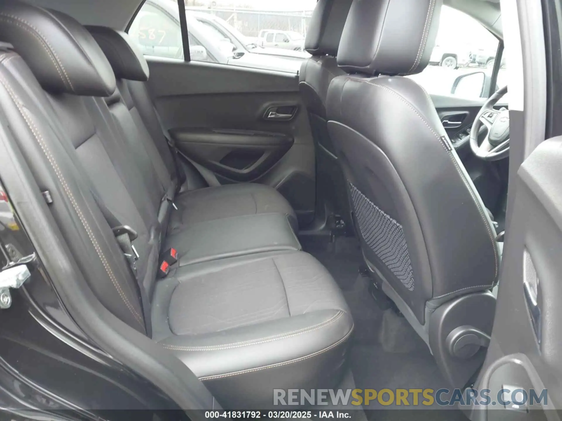8 Photograph of a damaged car KL7CJLSB4LB092584 CHEVROLET TRAX 2020