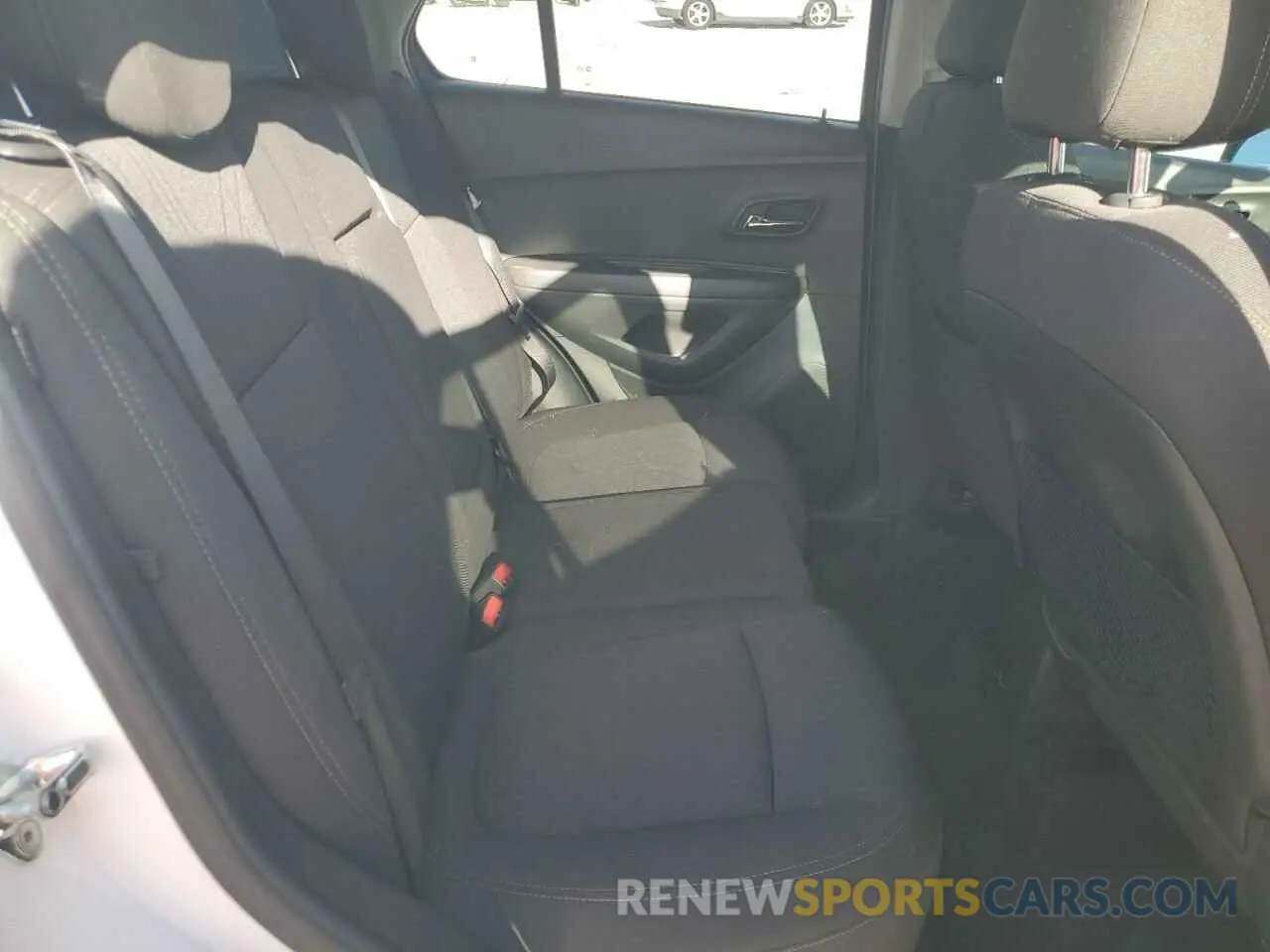 11 Photograph of a damaged car KL7CJLSB4LB339988 CHEVROLET TRAX 2020