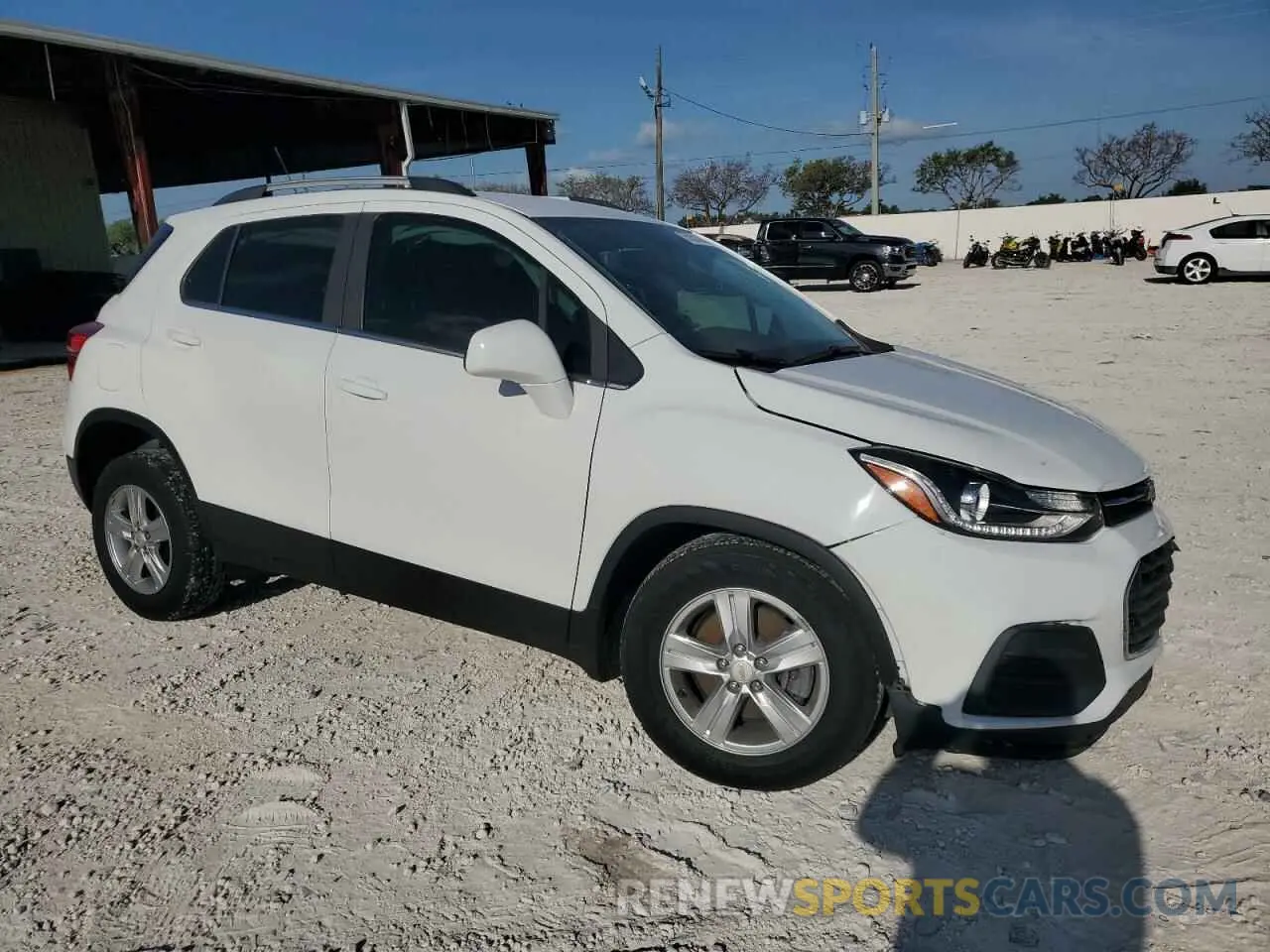 4 Photograph of a damaged car KL7CJLSB4LB339988 CHEVROLET TRAX 2020