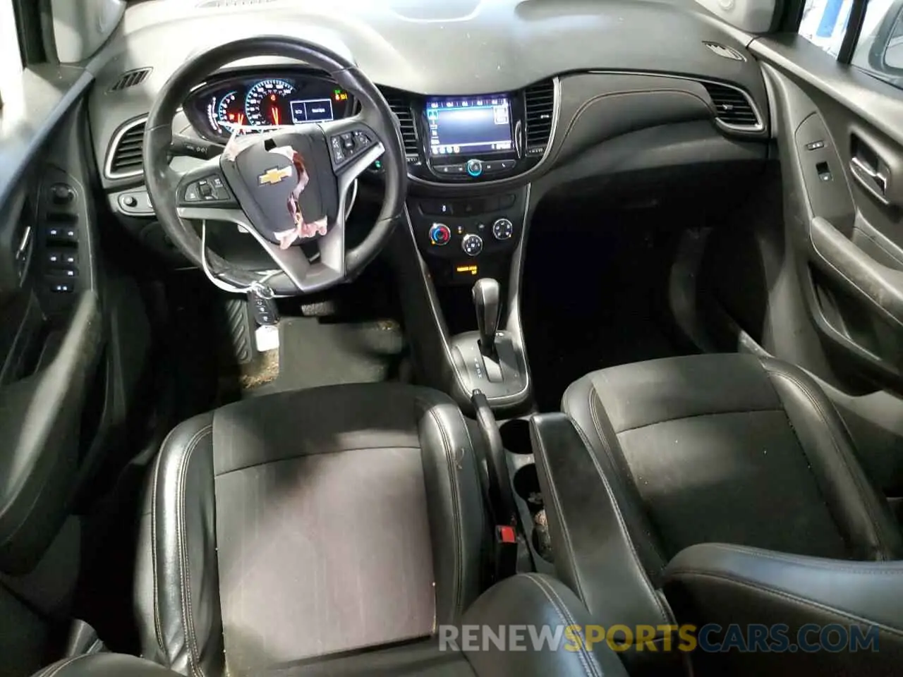 8 Photograph of a damaged car KL7CJLSB5LB017554 CHEVROLET TRAX 2020