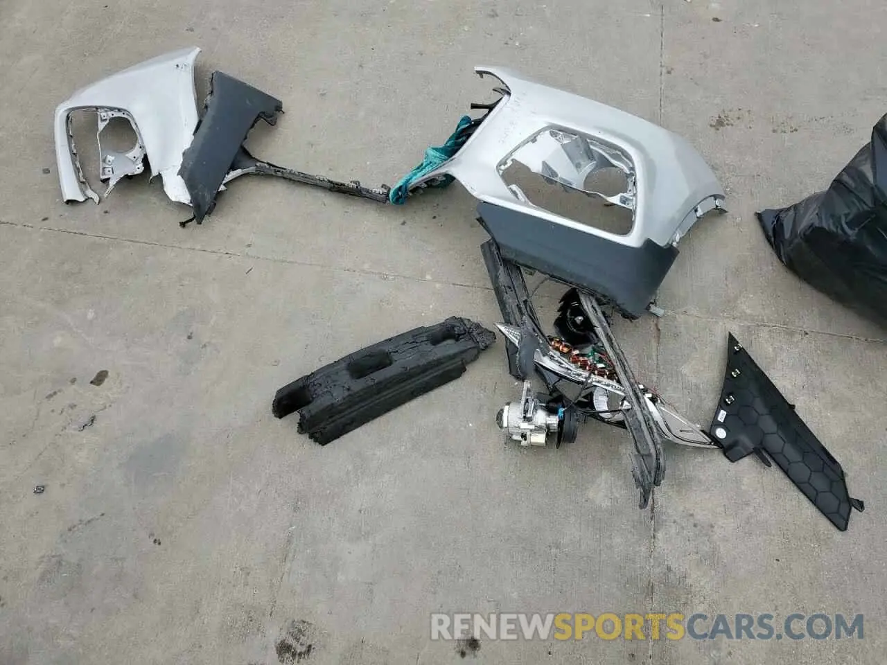 13 Photograph of a damaged car KL7CJLSB5LB322407 CHEVROLET TRAX 2020
