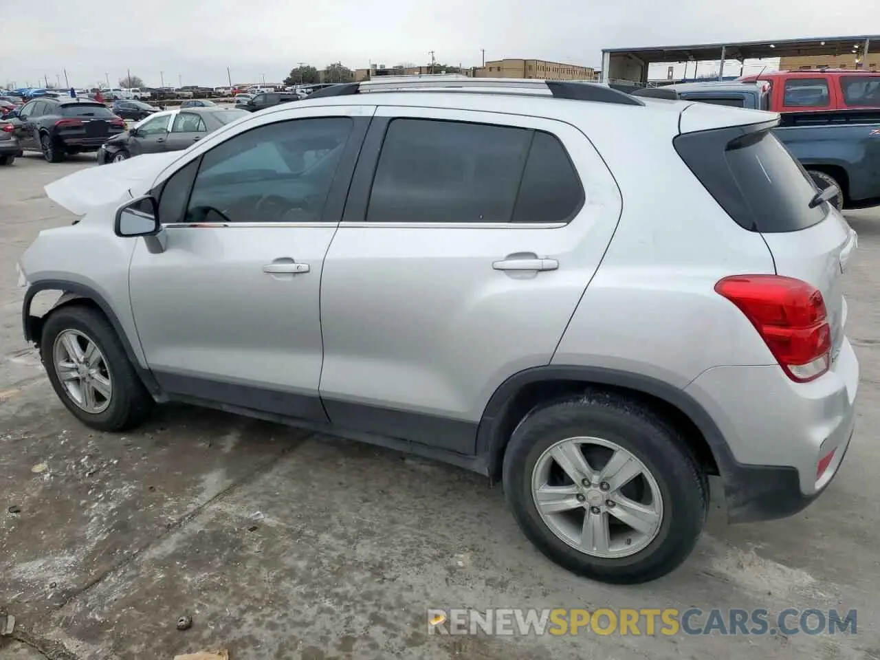 2 Photograph of a damaged car KL7CJLSB5LB322407 CHEVROLET TRAX 2020