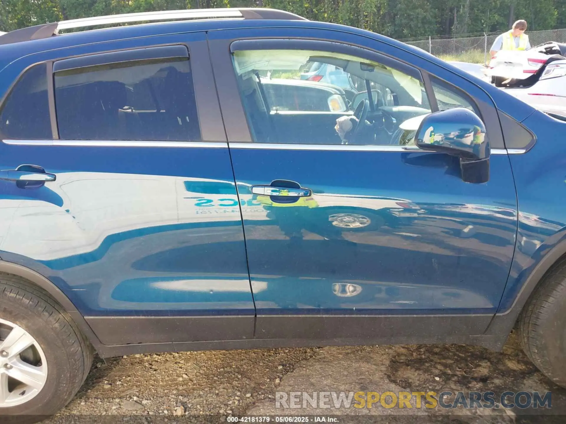 14 Photograph of a damaged car KL7CJLSB5LB337747 CHEVROLET TRAX 2020