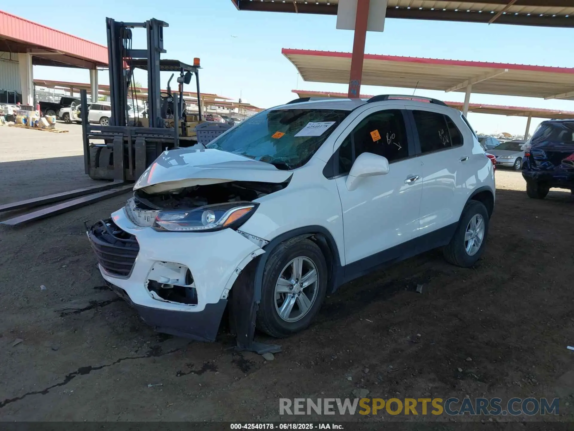 2 Photograph of a damaged car KL7CJLSB6LB008877 CHEVROLET TRAX 2020