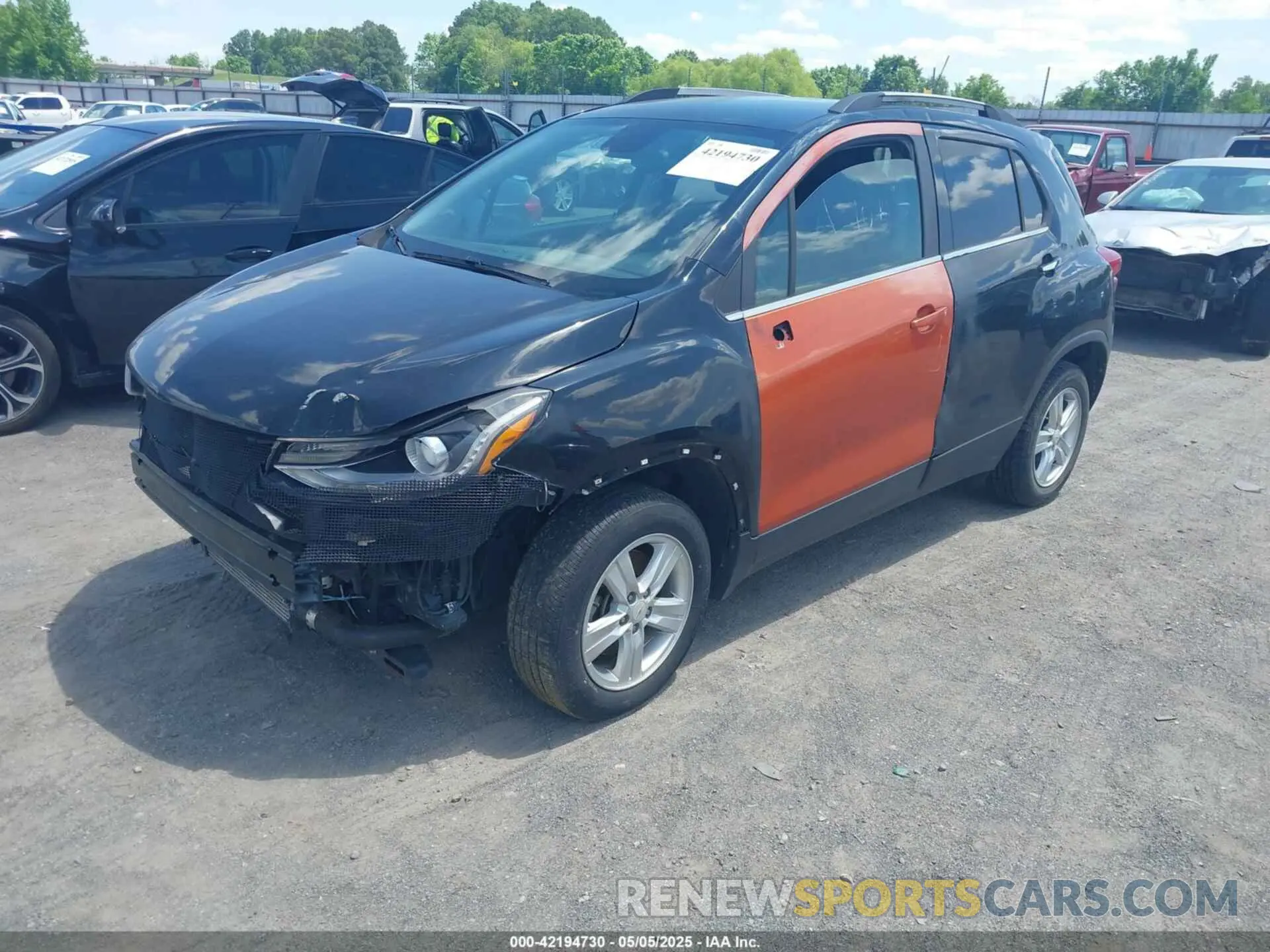2 Photograph of a damaged car KL7CJLSB6LB014470 CHEVROLET TRAX 2020
