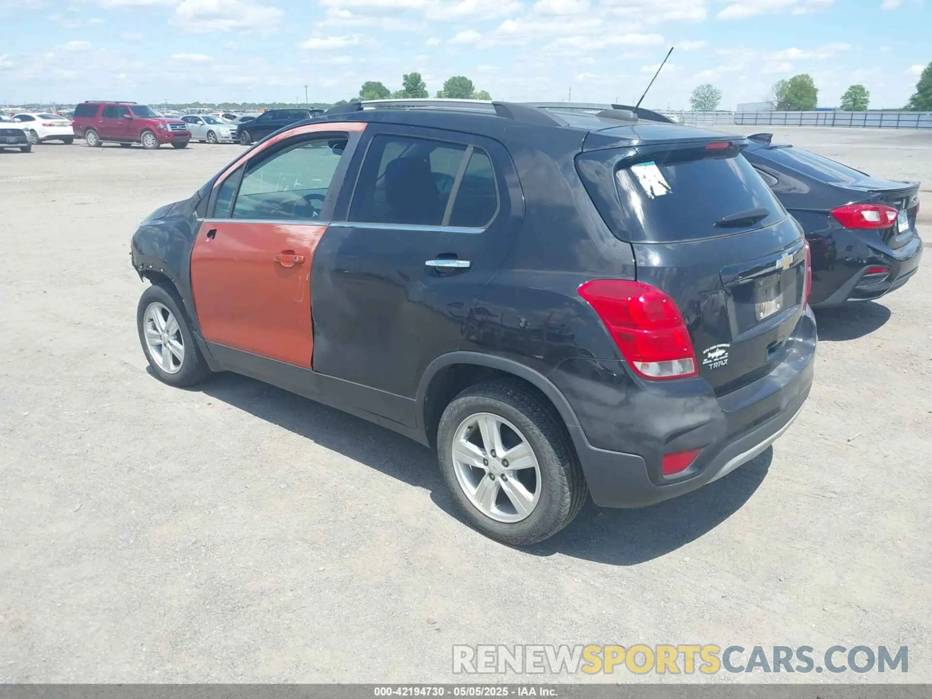 3 Photograph of a damaged car KL7CJLSB6LB014470 CHEVROLET TRAX 2020