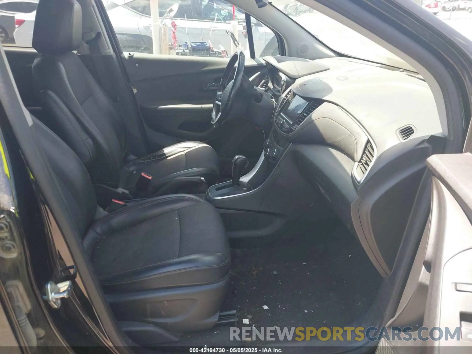 5 Photograph of a damaged car KL7CJLSB6LB014470 CHEVROLET TRAX 2020