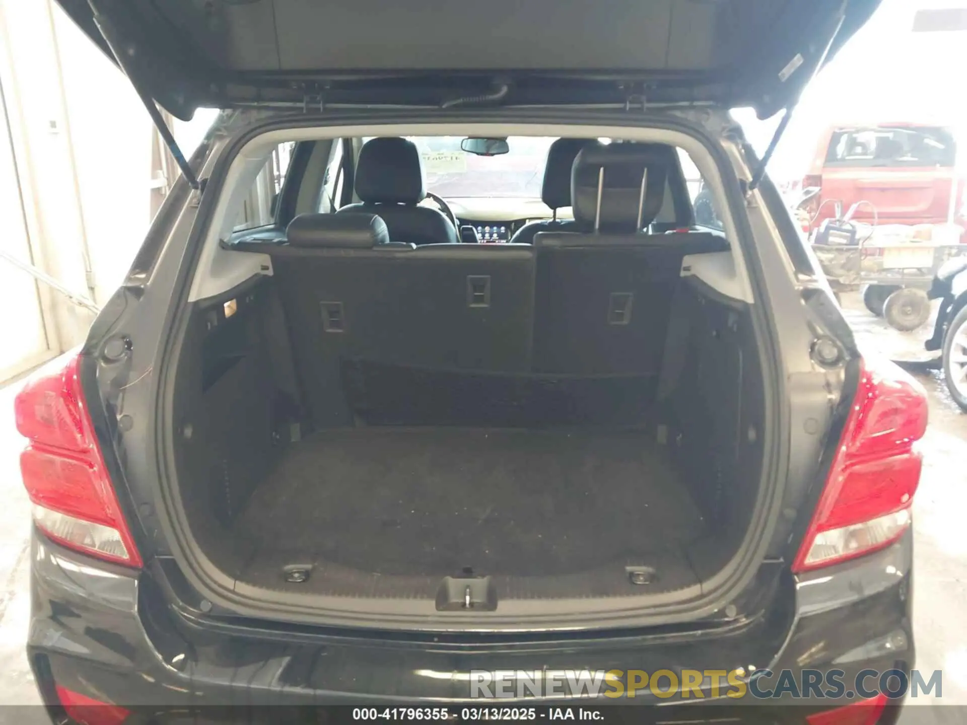 17 Photograph of a damaged car KL7CJLSB6LB018843 CHEVROLET TRAX 2020