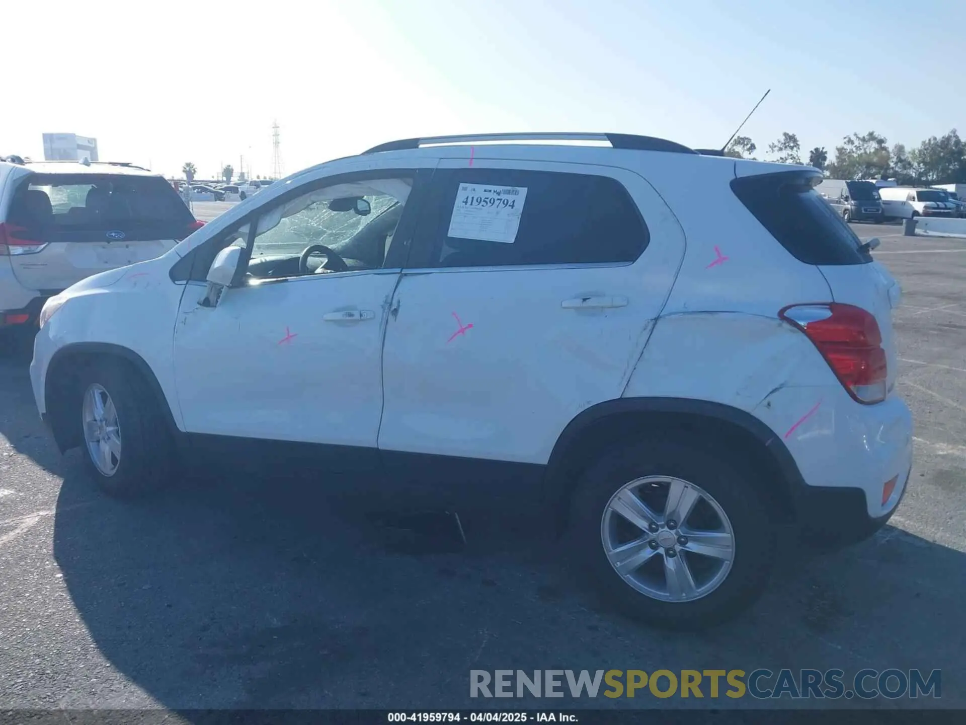14 Photograph of a damaged car KL7CJLSB6LB325915 CHEVROLET TRAX 2020